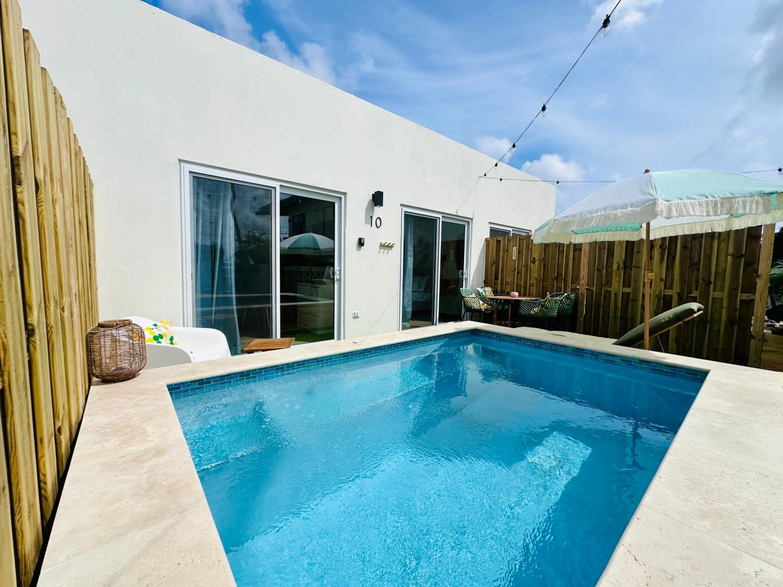 Pool view in Vistalmar Ocean Suites