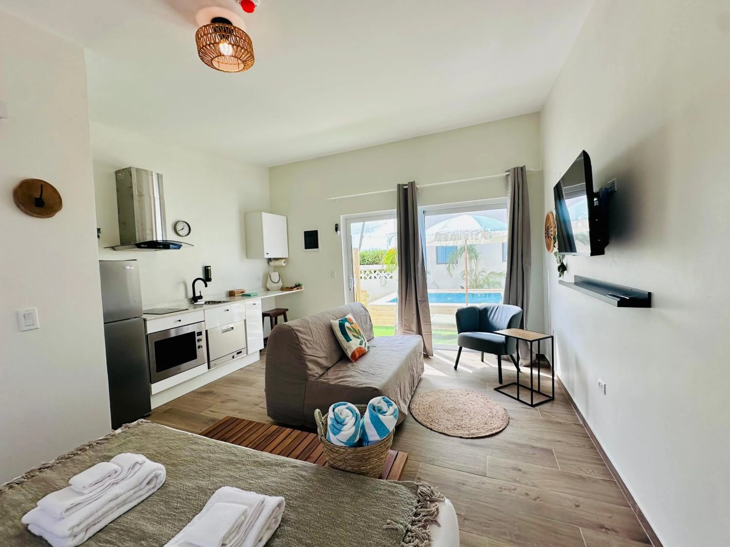 TV and multimedia in Vistalmar Ocean Suites