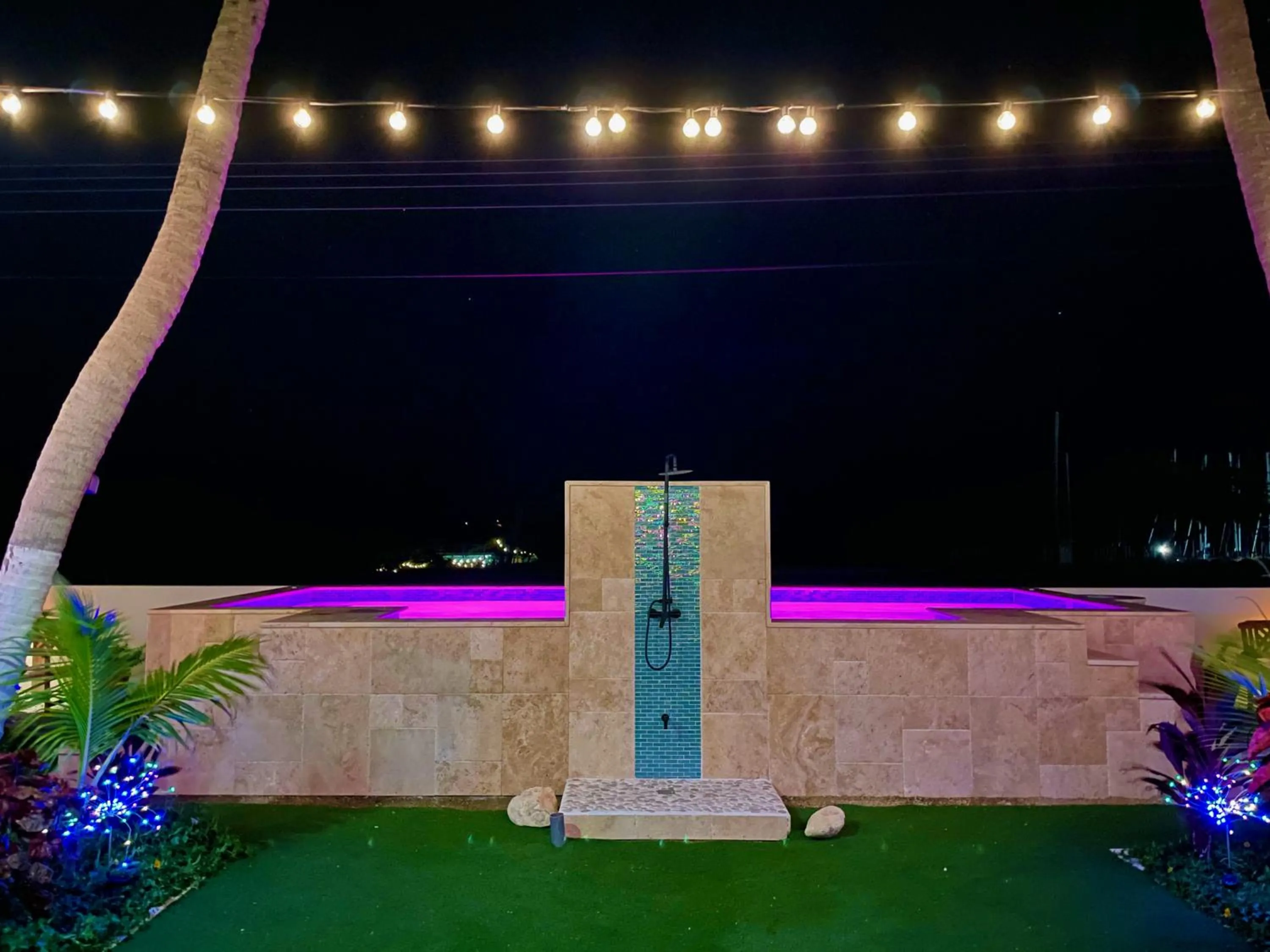 Shower in Vistalmar Ocean Suites