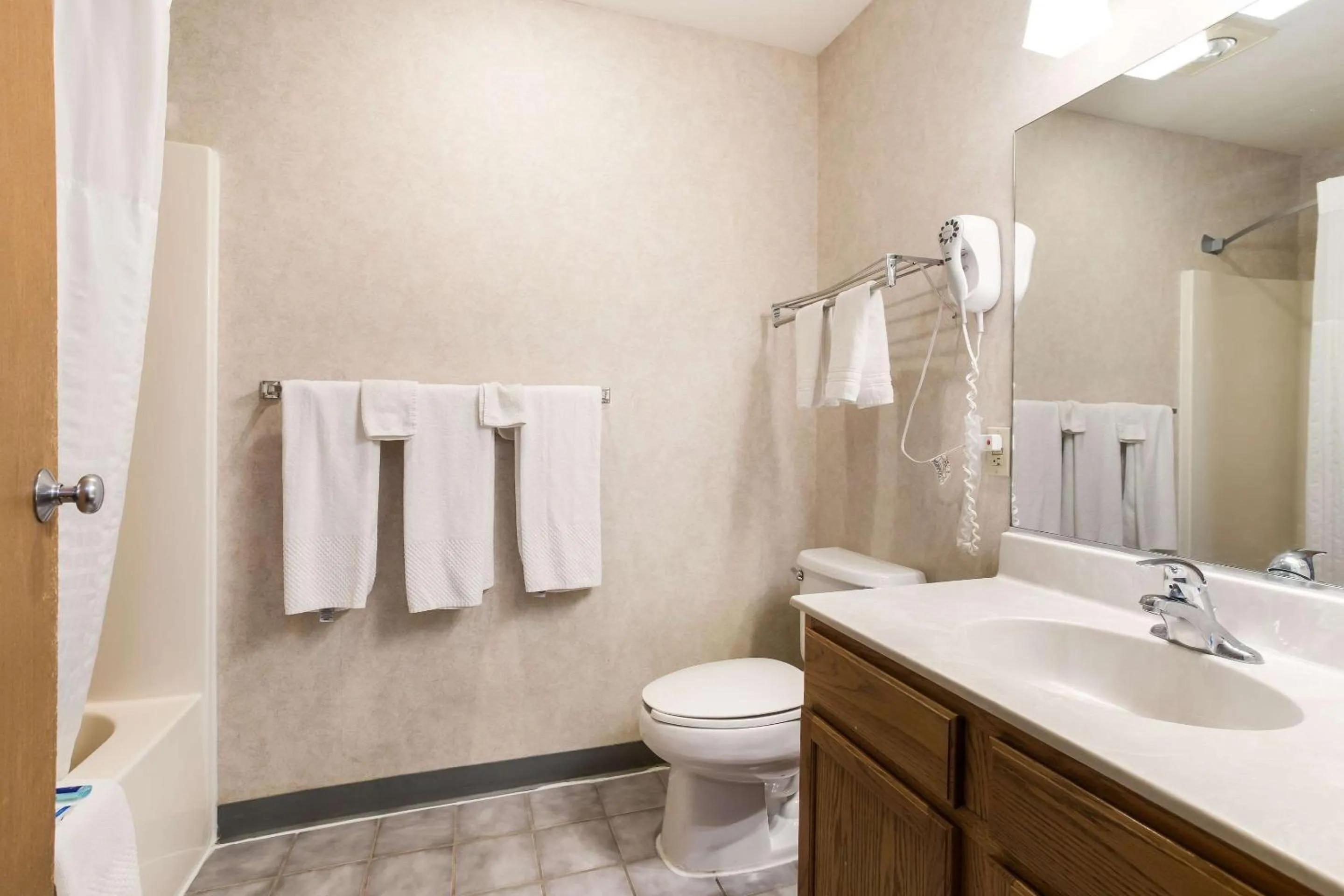 Bathroom in Rodeway Inn Gallup West