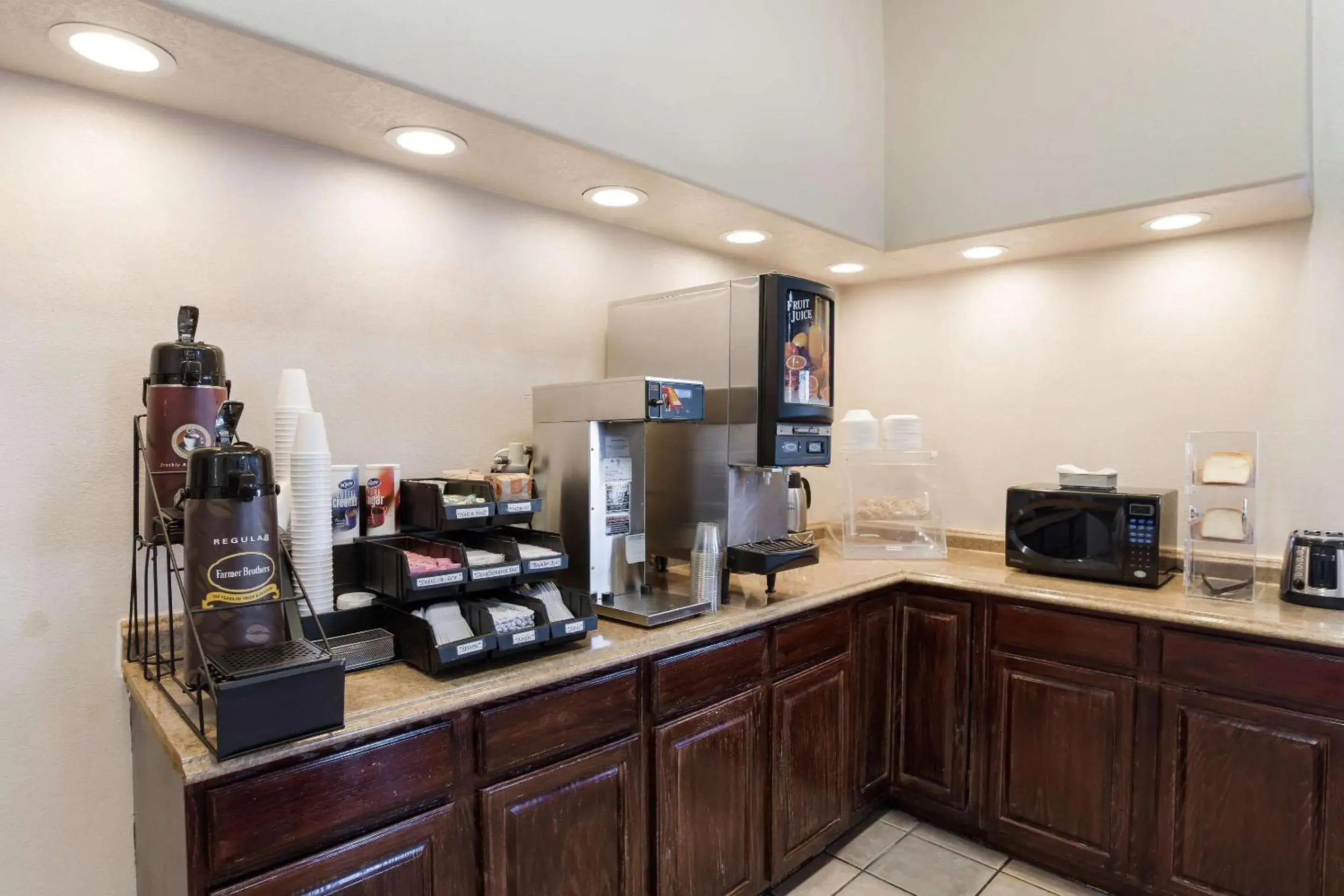 Restaurant/places to eat in Rodeway Inn Gallup West Restaurant/places to eat in Rodeway Inn Gallup West