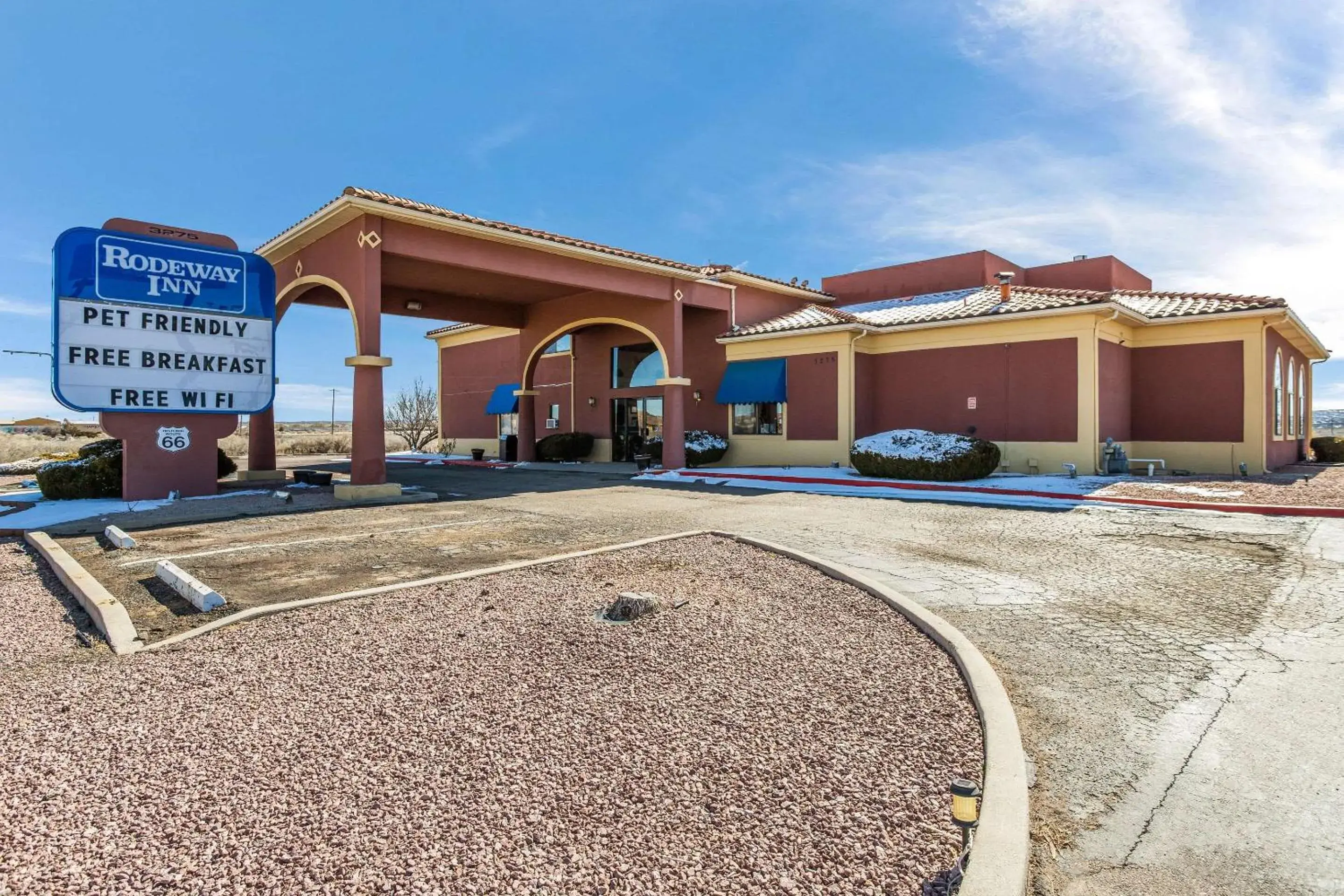 Property building in Rodeway Inn Gallup West Property building in Rodeway Inn Gallup West