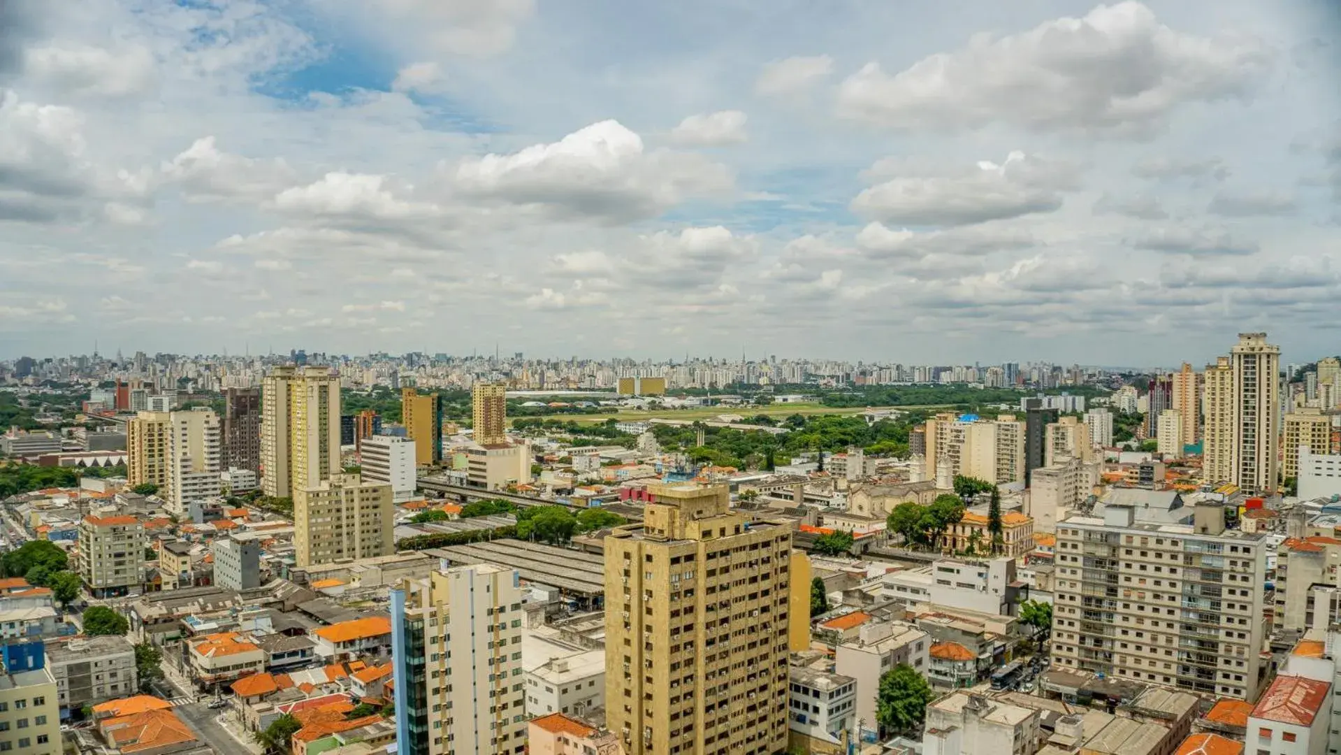 City view in Plaza Inn Small Town Flat City view in Plaza Inn Small Town Flat