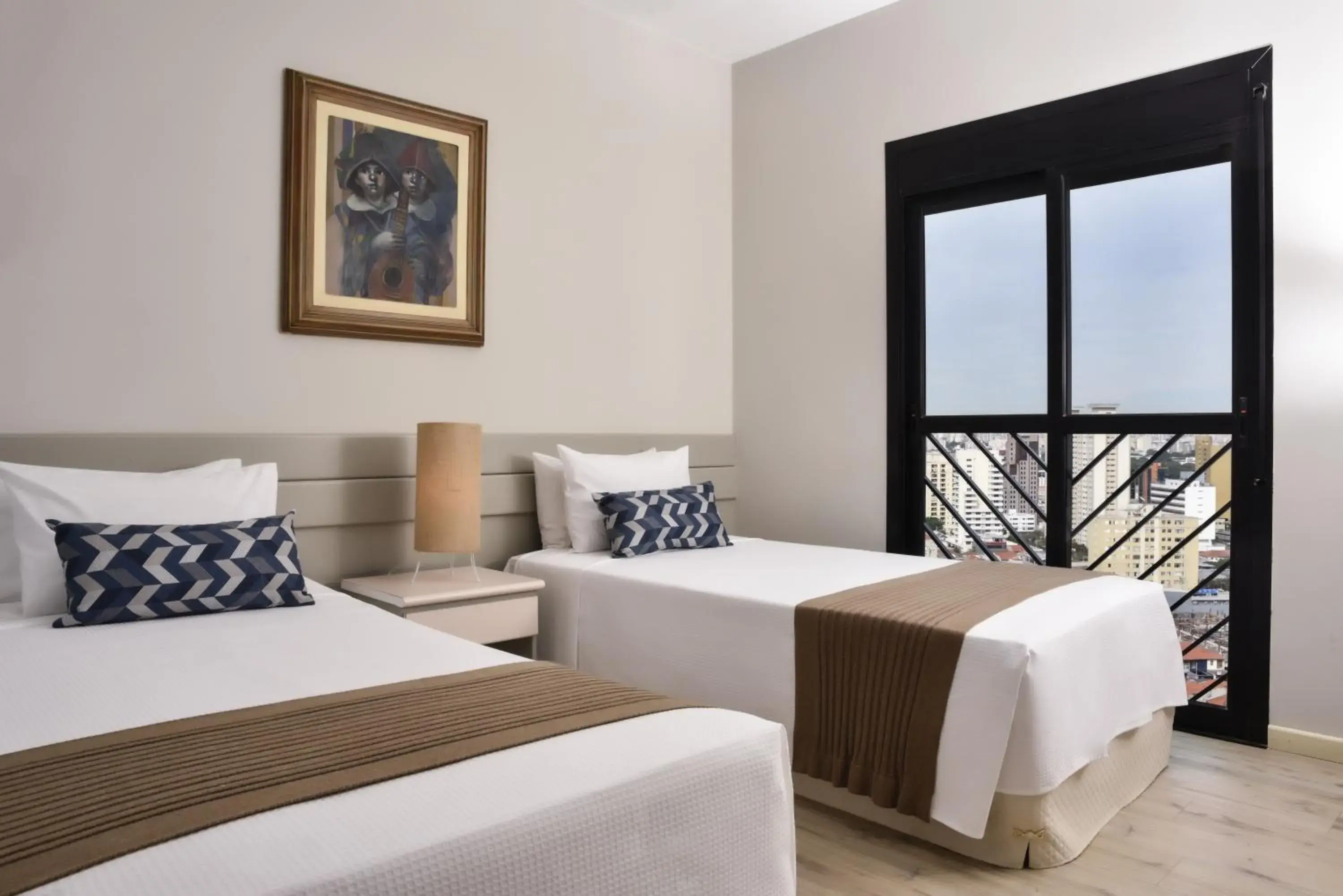 Bed in Plaza Inn Small Town Flat Bed in Plaza Inn Small Town Flat