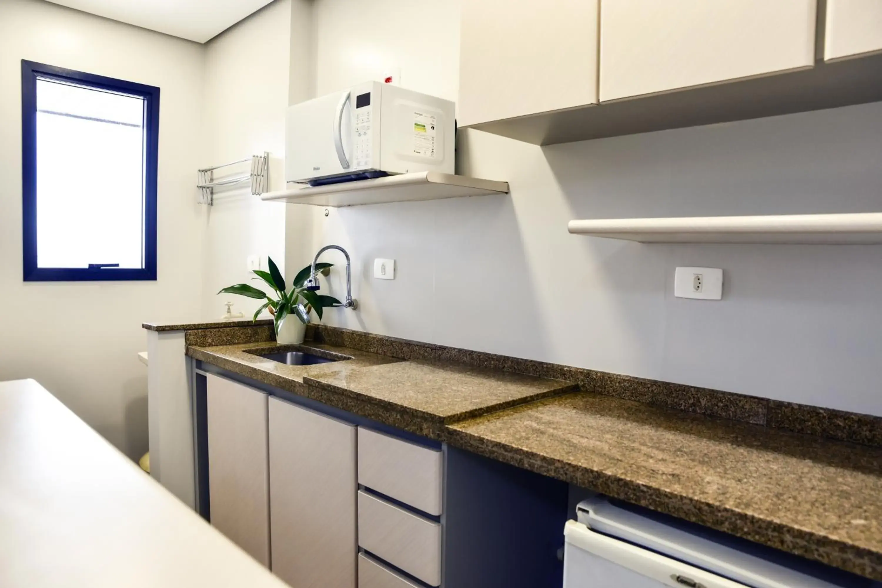 Deluxe Double Room with Bath - single occupancy in Plaza Inn Small Town Flat Deluxe Double Room with Bath - single occupancy in Plaza Inn Small Town Flat