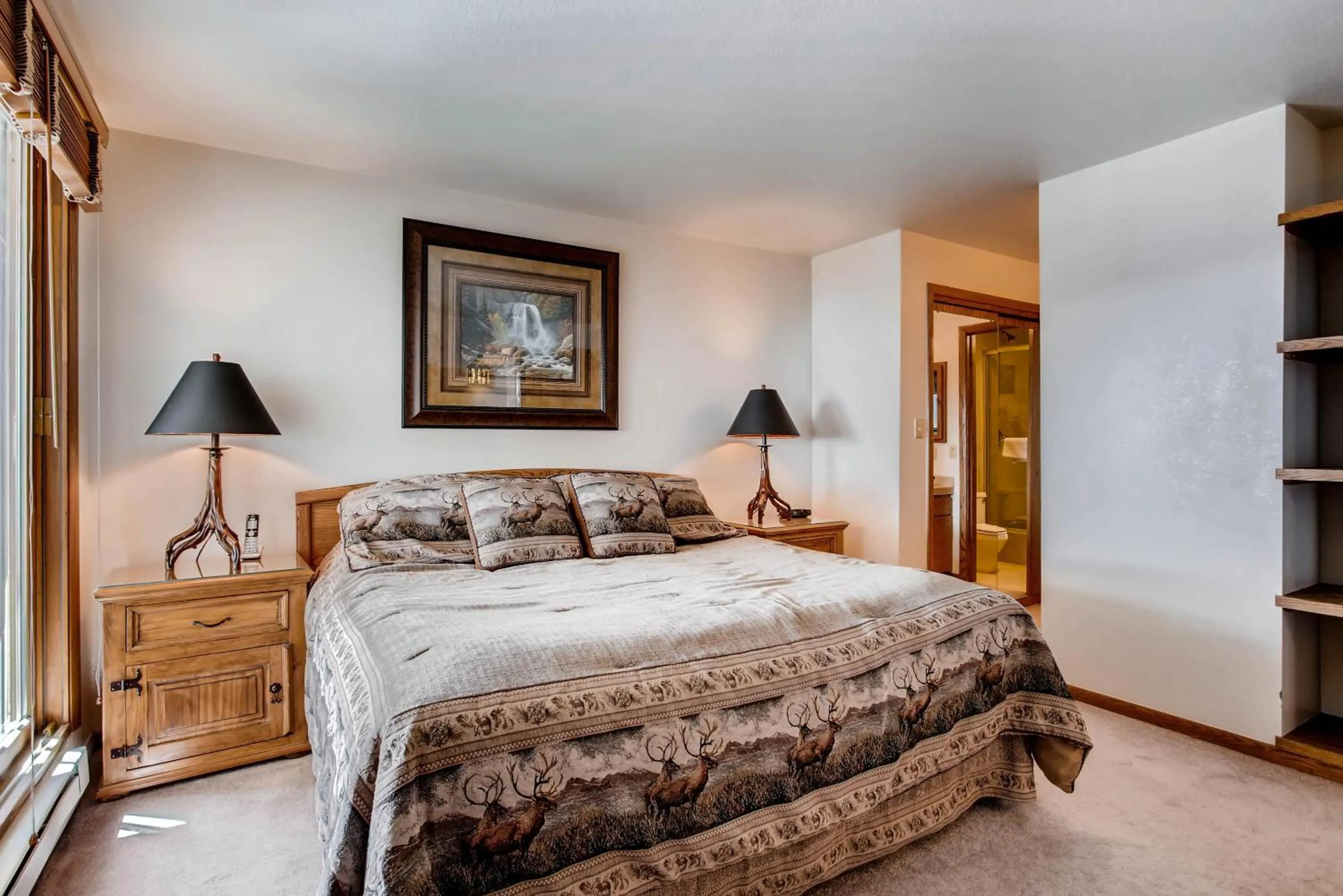 Bed in The Plaza Condominiums, A Vail Resorts Property