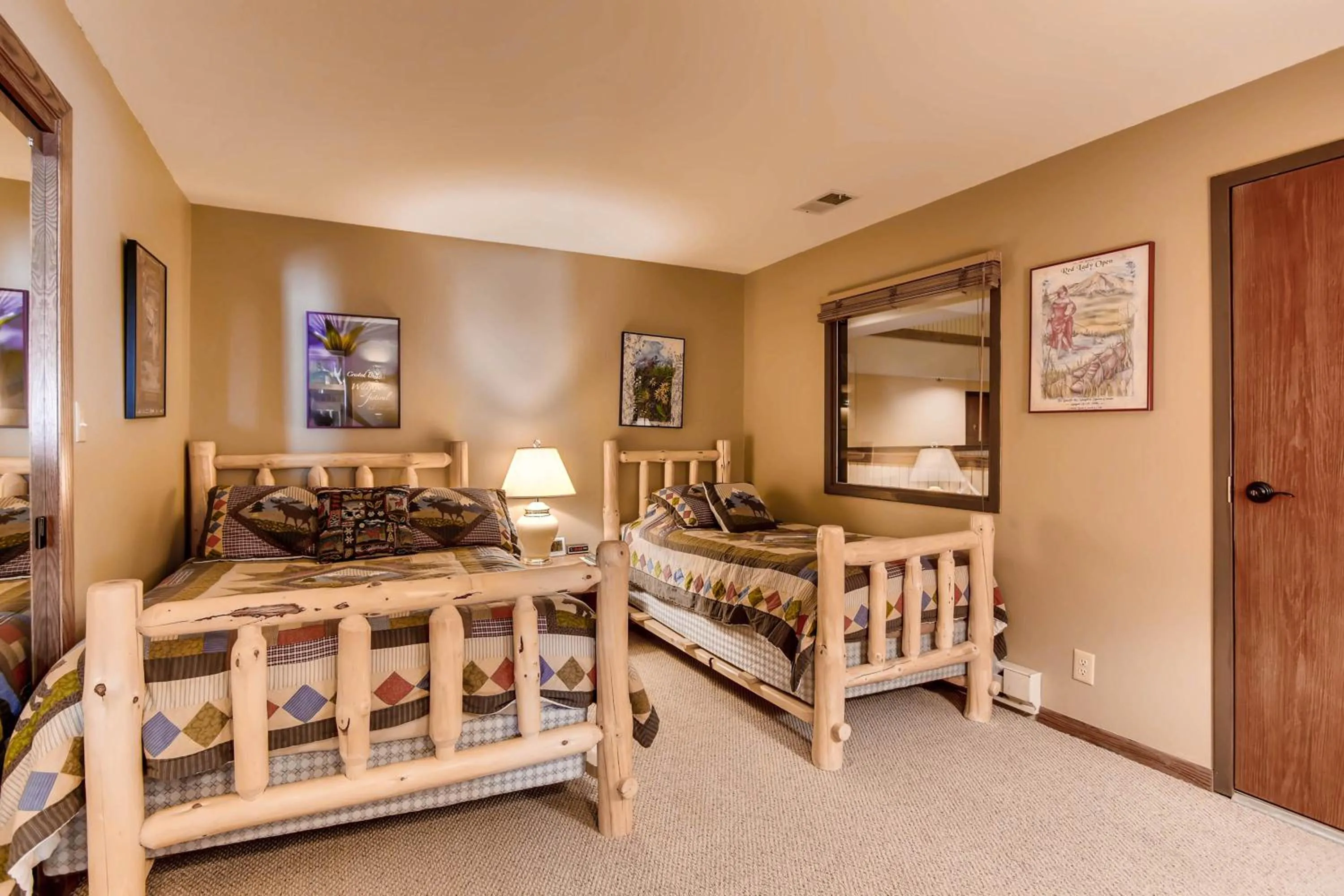 Bed in The Plaza Condominiums, A Vail Resorts Property