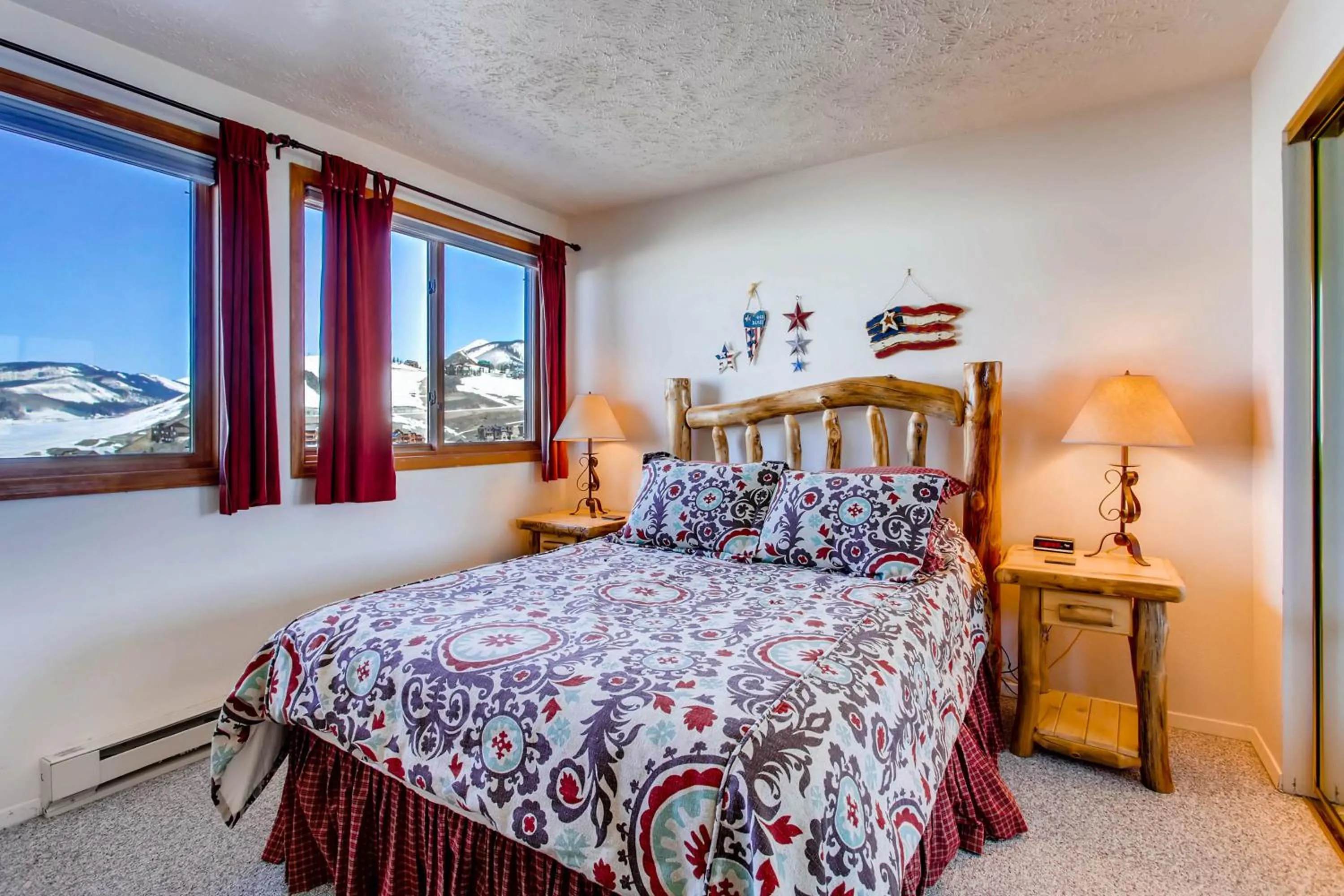 Bed in The Plaza Condominiums, A Vail Resorts Property