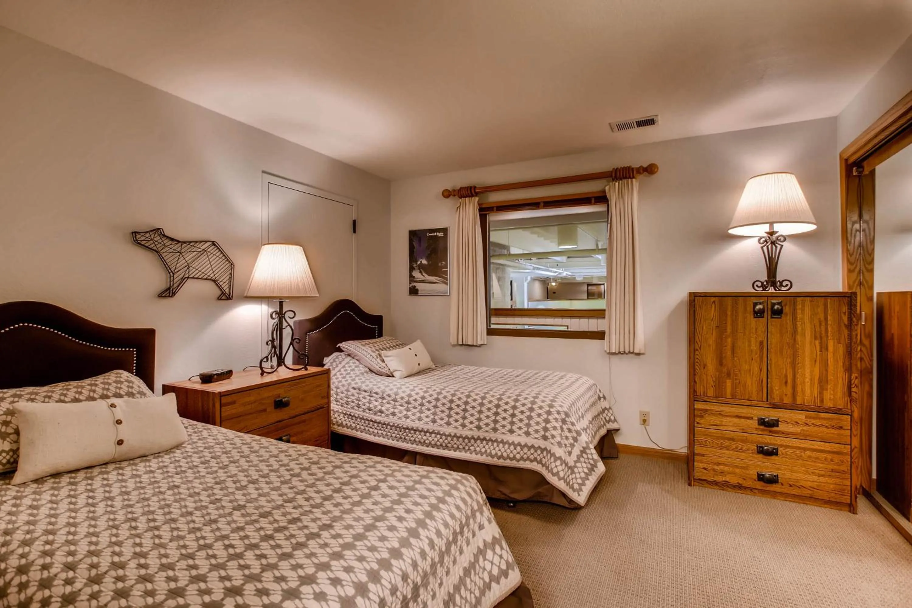 Bed in The Plaza Condominiums, A Vail Resorts Property
