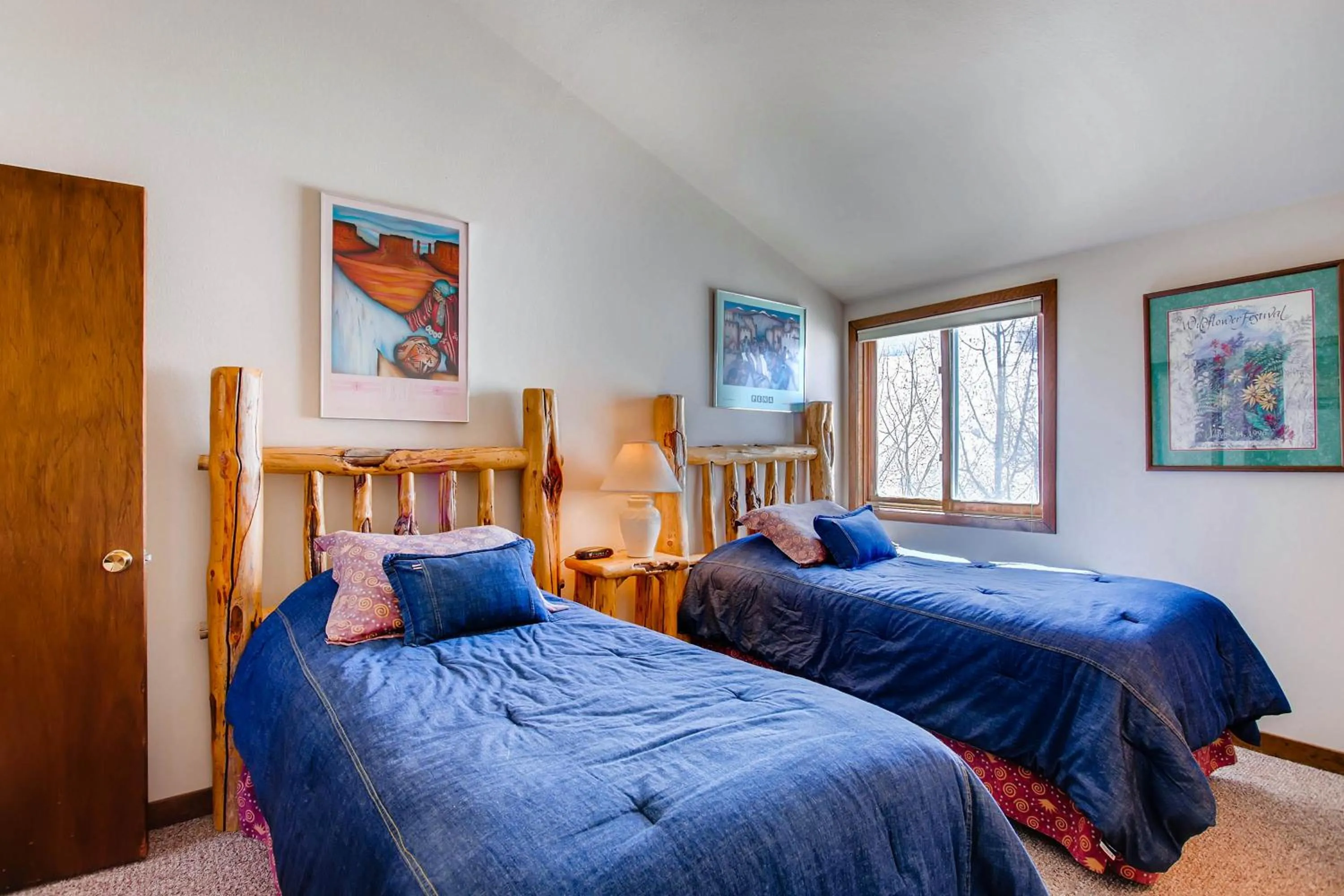 Bed in The Plaza Condominiums, A Vail Resorts Property