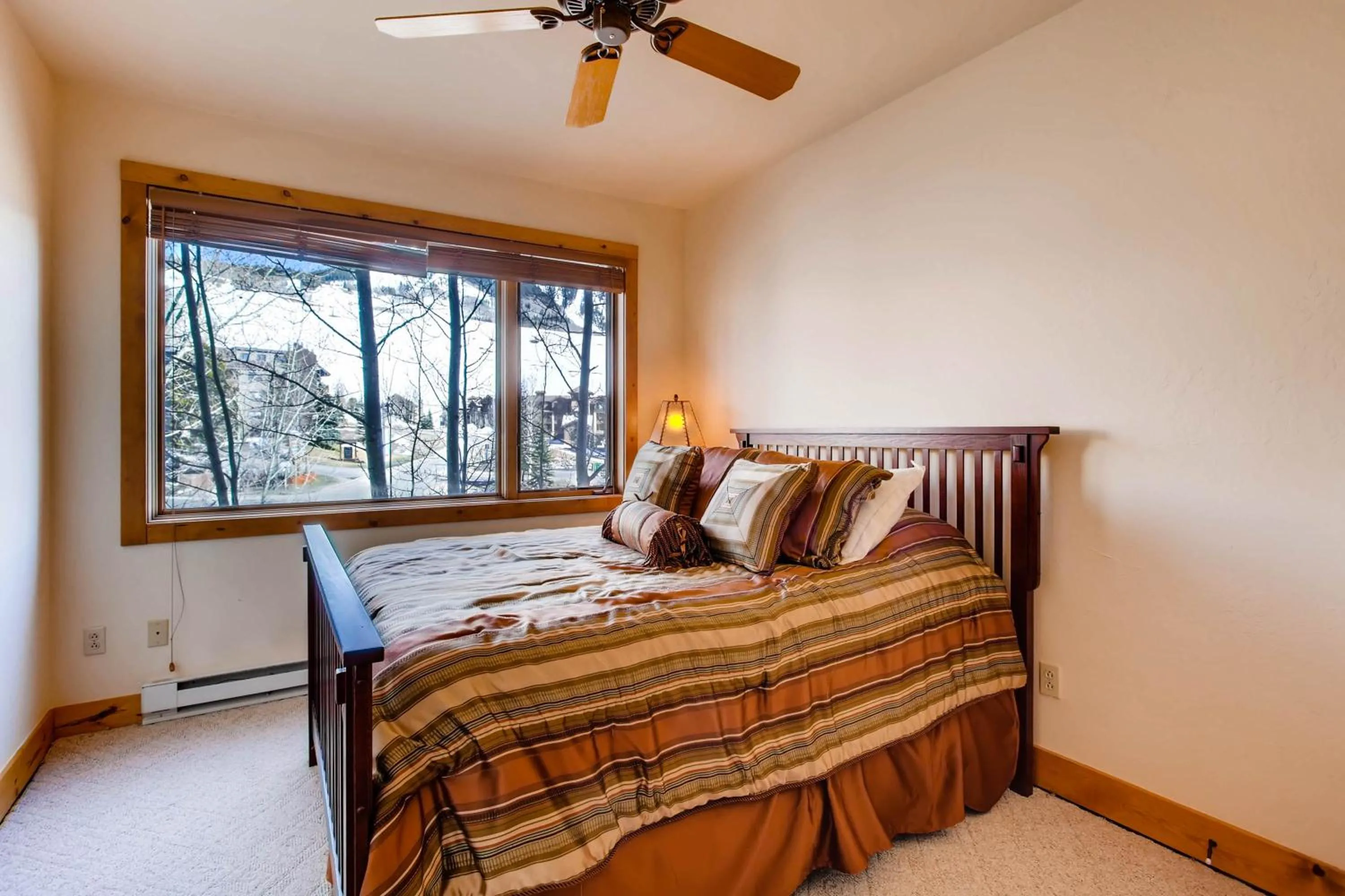 Bed in The Plaza Condominiums, A Vail Resorts Property