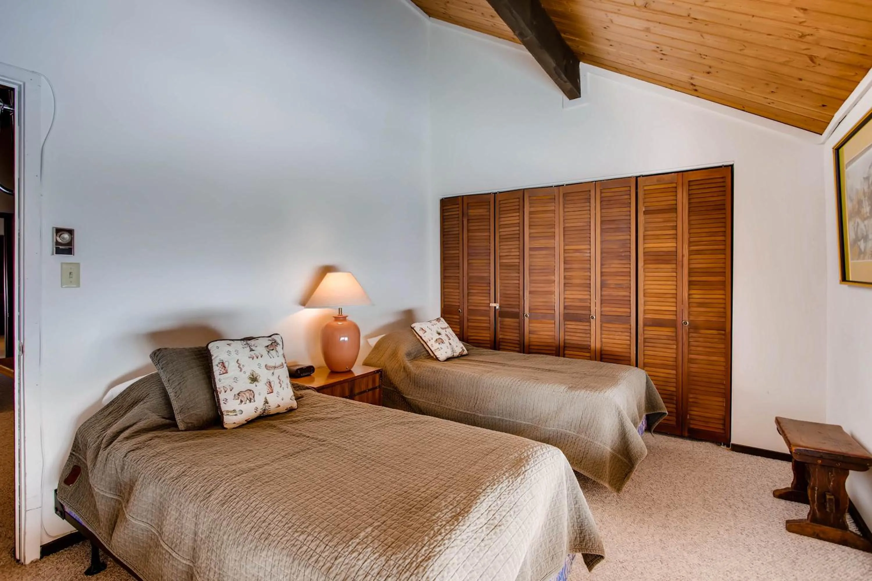 Bed in The Plaza Condominiums, A Vail Resorts Property