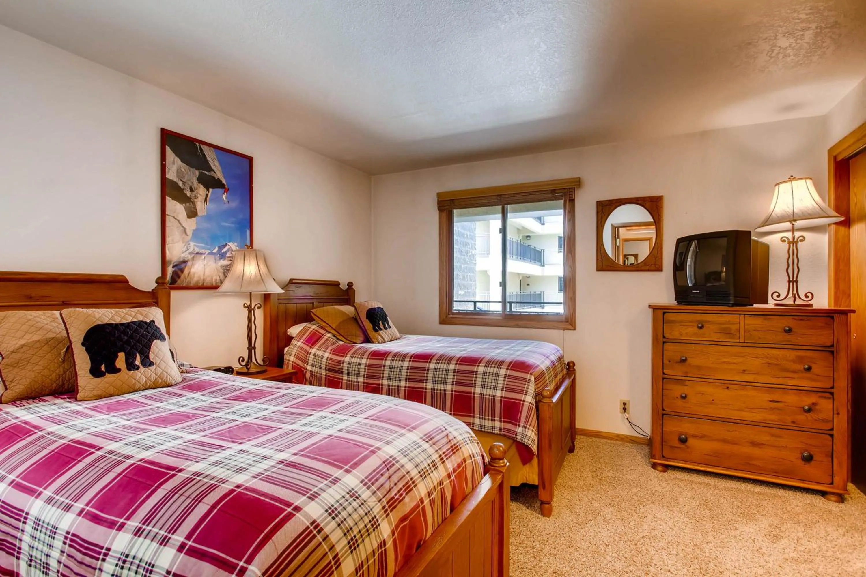 Bed in The Plaza Condominiums, A Vail Resorts Property