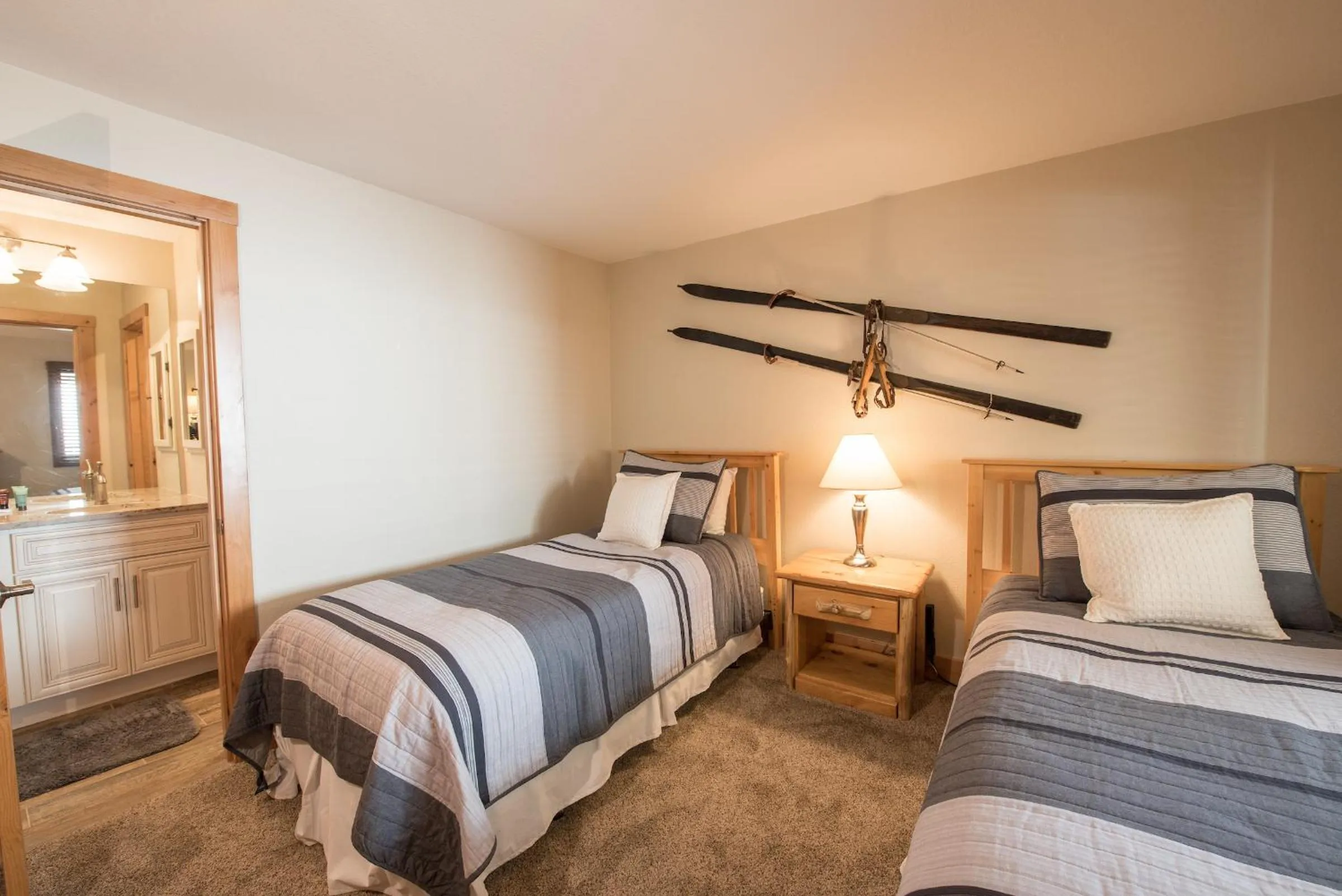 Bed in The Plaza Condominiums, A Vail Resorts Property
