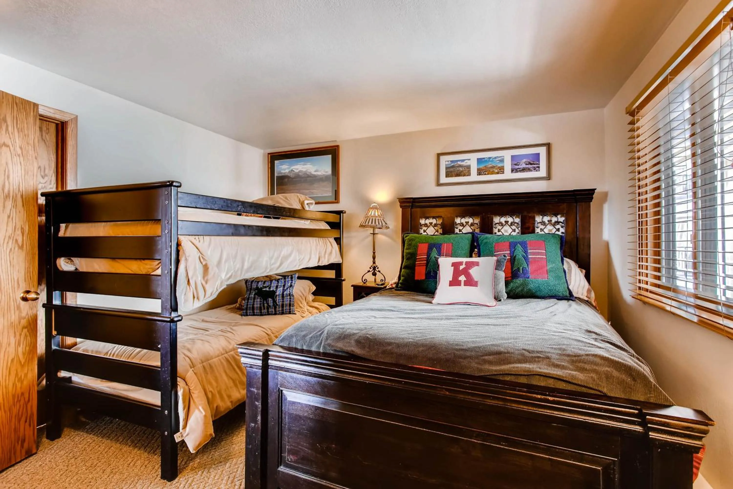 Bed in The Plaza Condominiums, A Vail Resorts Property