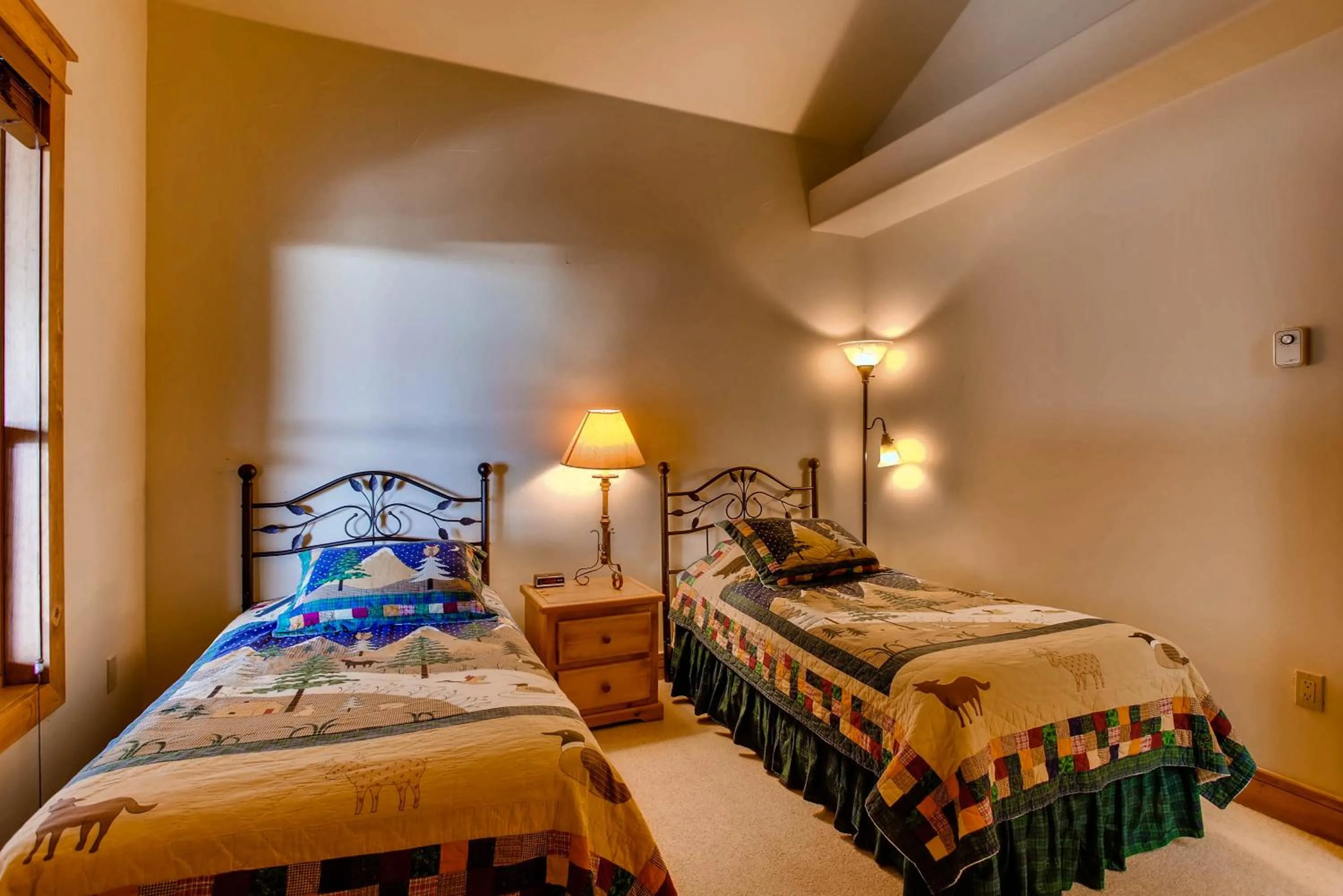 Bed in The Plaza Condominiums, A Vail Resorts Property