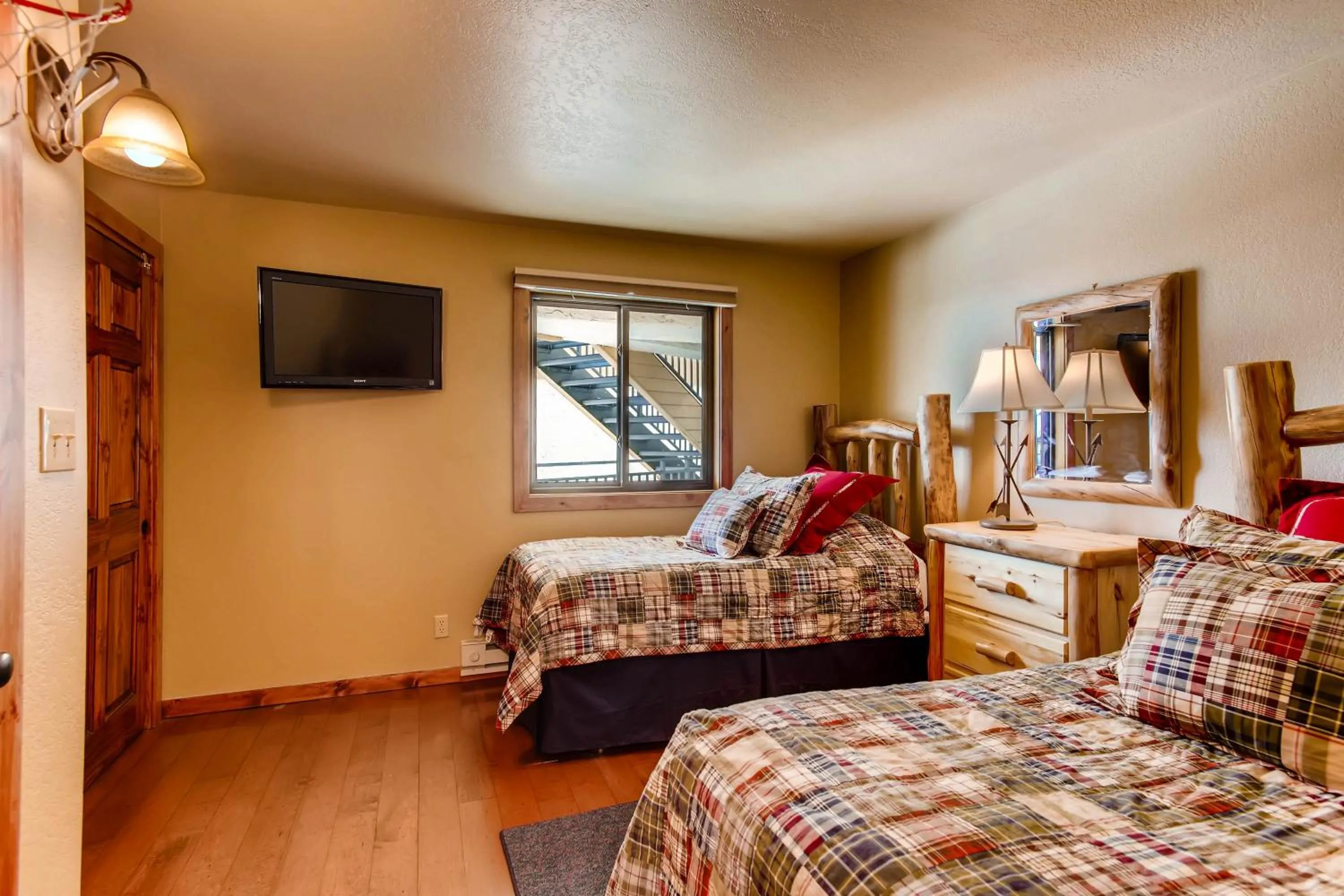 Bed in The Plaza Condominiums, A Vail Resorts Property