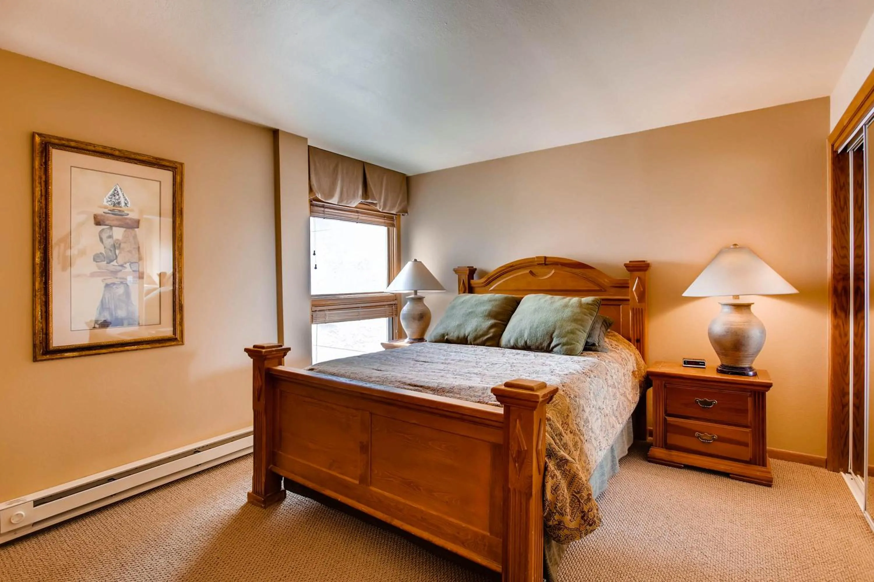 Bed in The Plaza Condominiums, A Vail Resorts Property