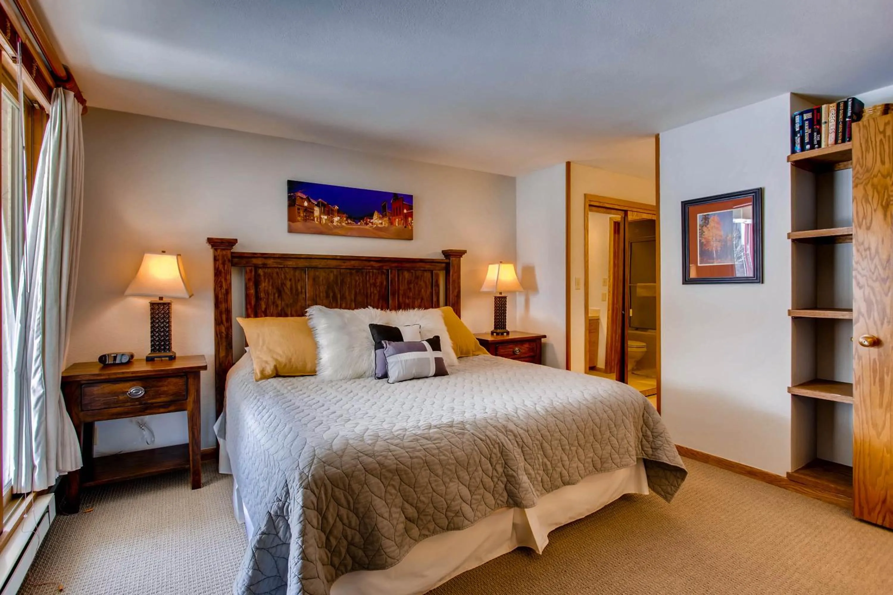 Bed in The Plaza Condominiums, A Vail Resorts Property