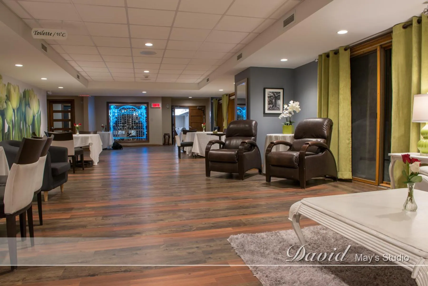 Communal lounge/ TV room in Auberge des Gallant