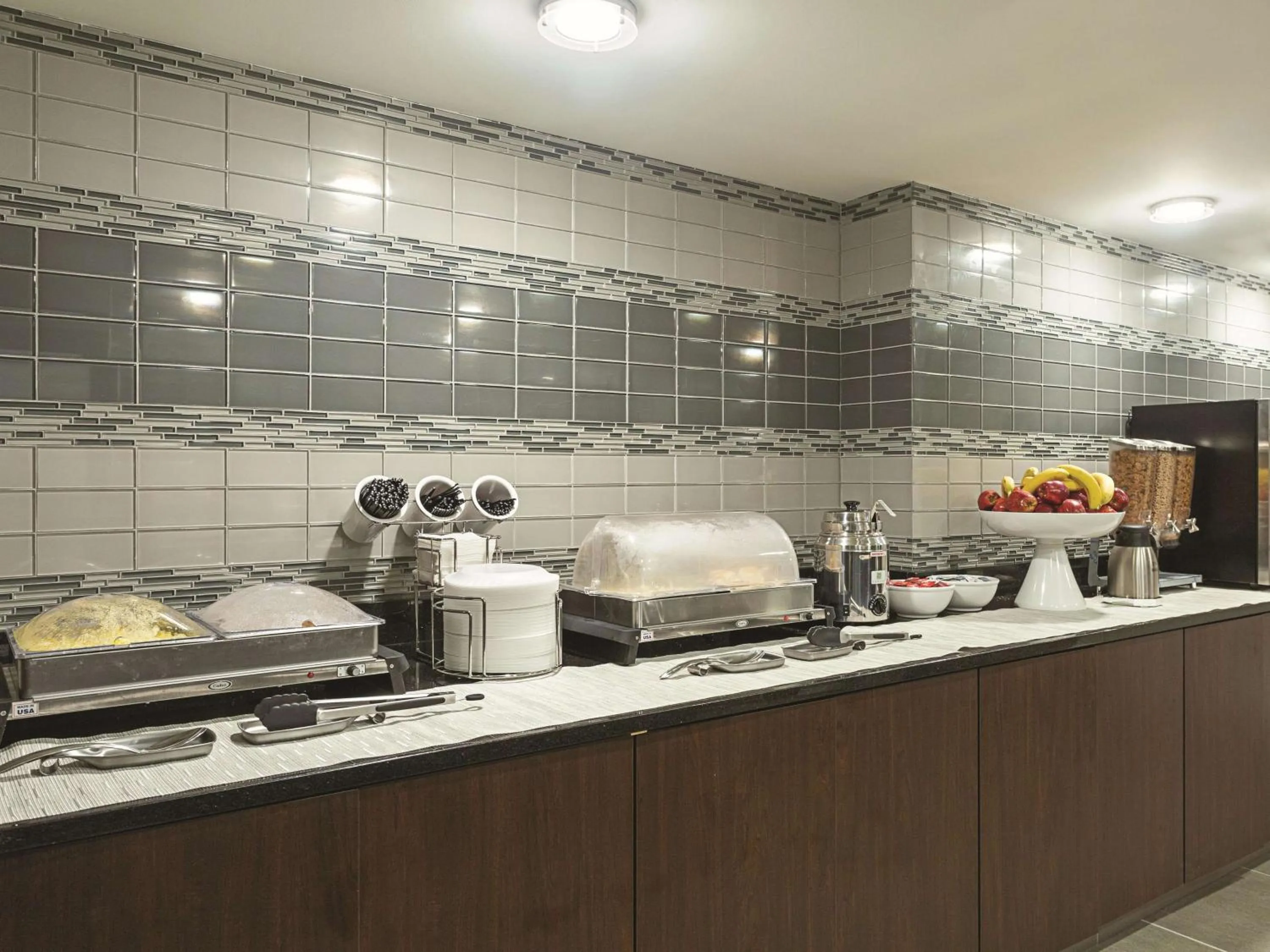 Restaurant/places to eat in La Quinta by Wyndham Baltimore BWI Airport