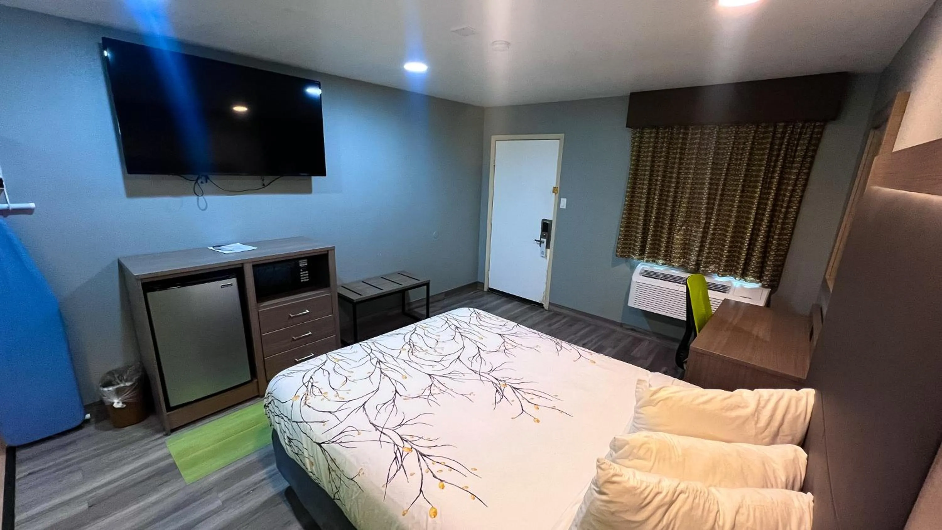 Bed in Fort Davis Inn & RV Park