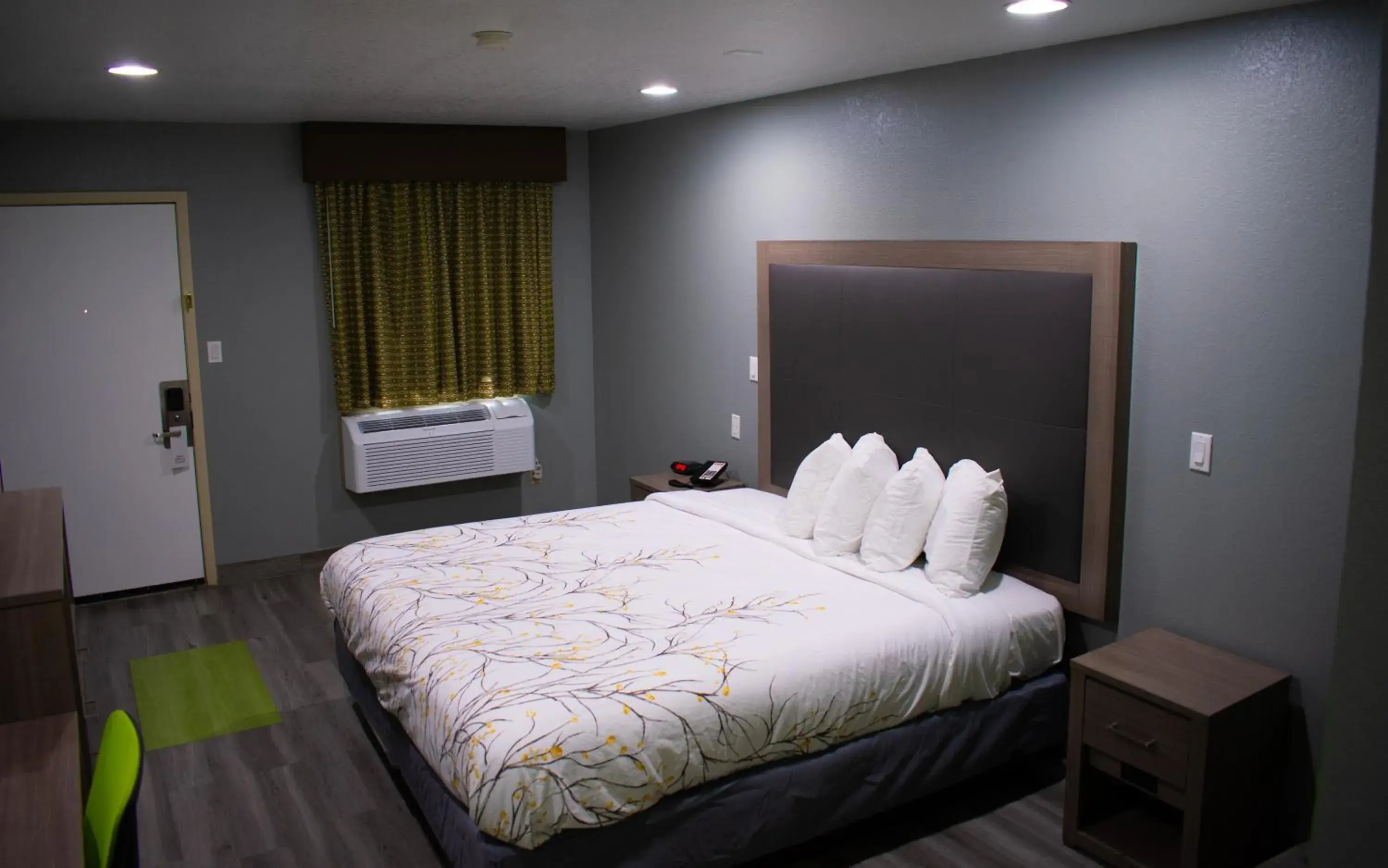 King Room in Fort Davis Inn & RV Park King Room in Fort Davis Inn & RV Park