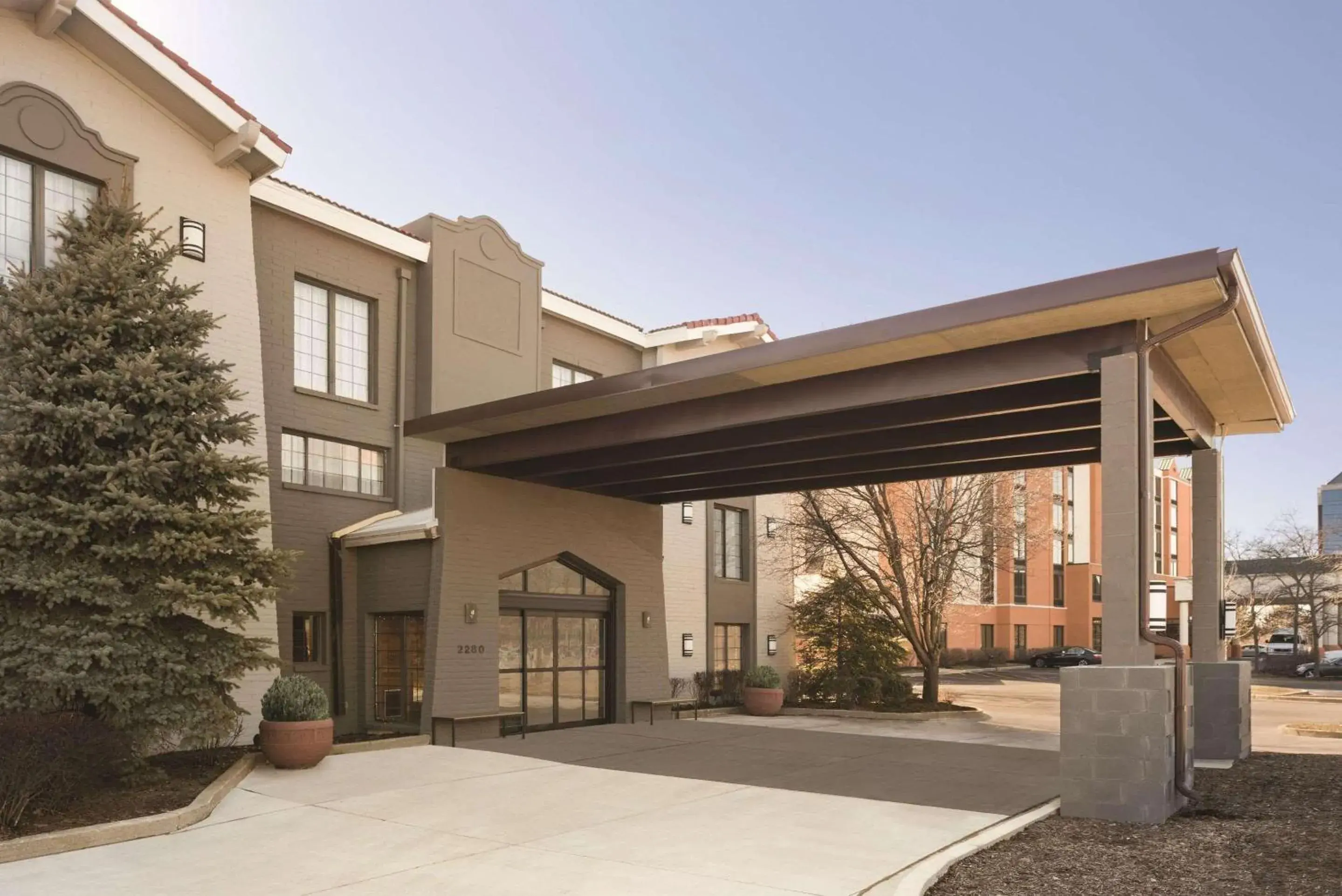 Property building in Country Inn & Suites by Radisson, Chicago-Hoffman Property building in Country Inn & Suites by Radisson, Chicago-Hoffman