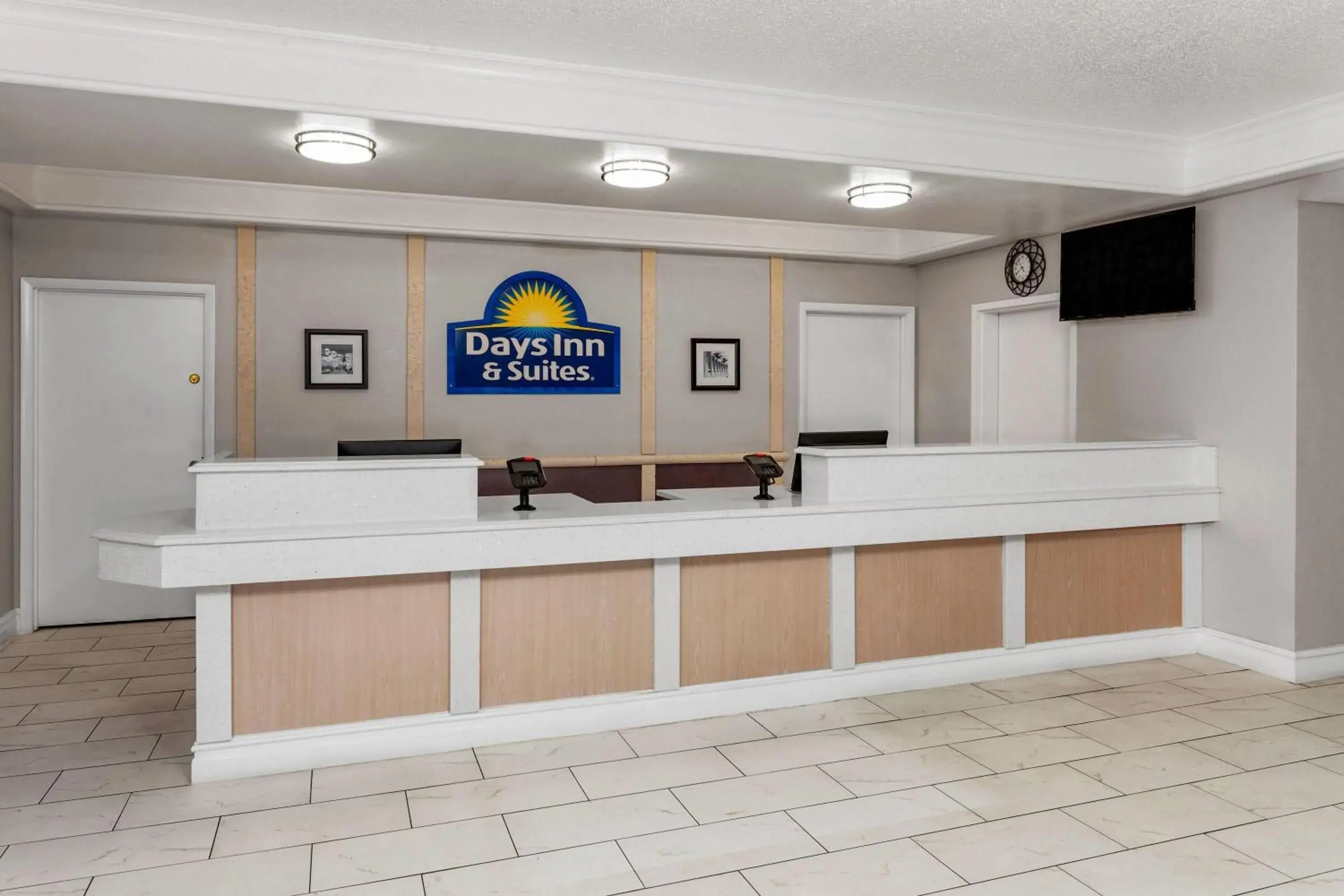 Lobby or reception in Days Inn & Suites by Wyndham Arlington Heights Lobby or reception in Days Inn & Suites by Wyndham Arlington Heights