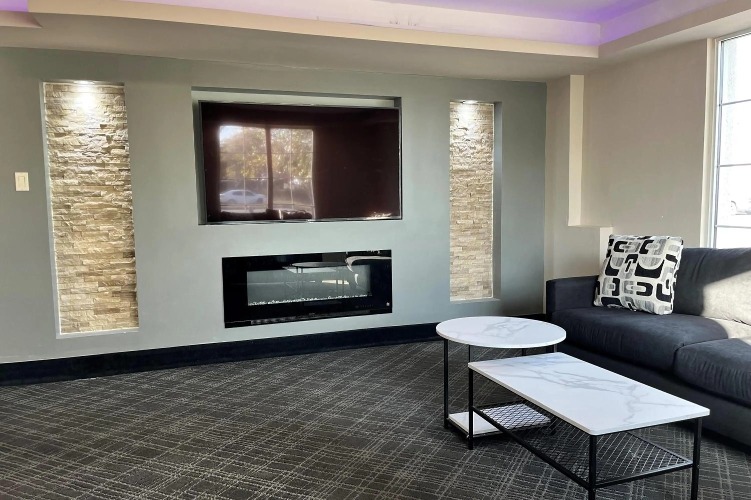 Lobby or reception in Baymont by Wyndham Indianapolis Airport Lynhurst