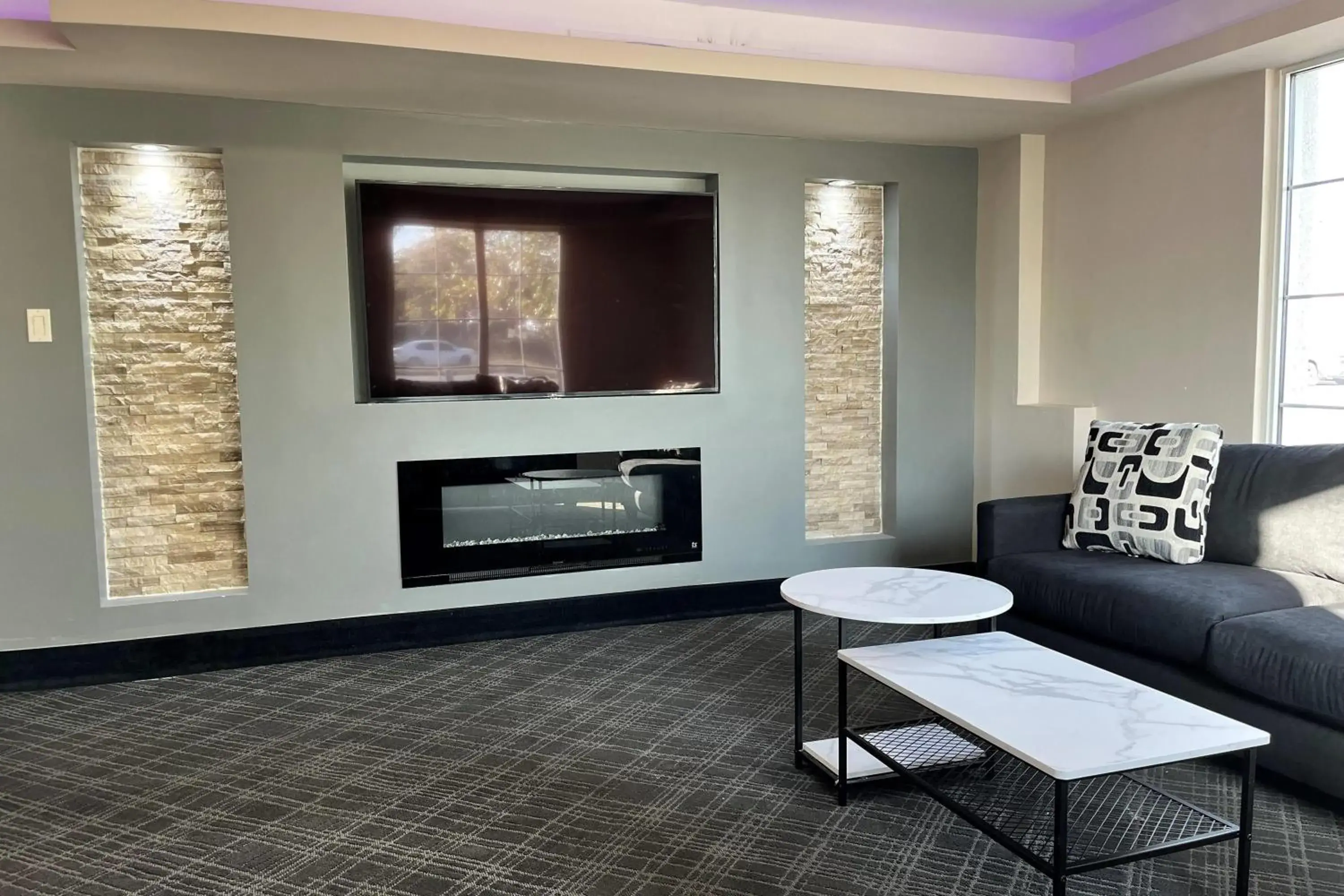 Lobby or reception in Baymont by Wyndham Indianapolis Airport Lynhurst Lobby or reception in Baymont by Wyndham Indianapolis Airport Lynhurst