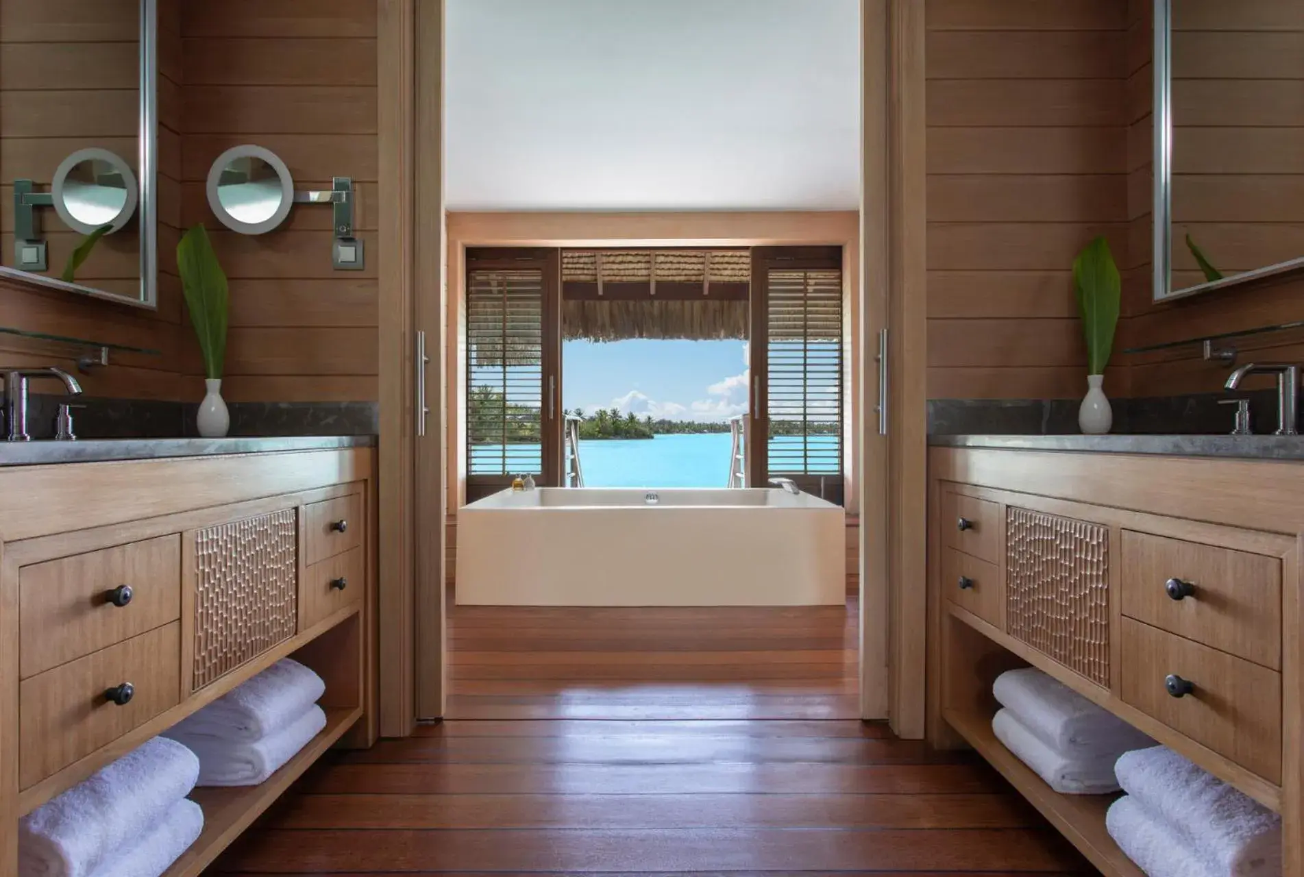 Bungalow with Suite Lagoon View - Over Water with Two Queen Beds in Four Seasons Resort Bora Bora Bungalow with Suite Lagoon View - Over Water with Two Queen Beds in Four Seasons Resort Bora Bora