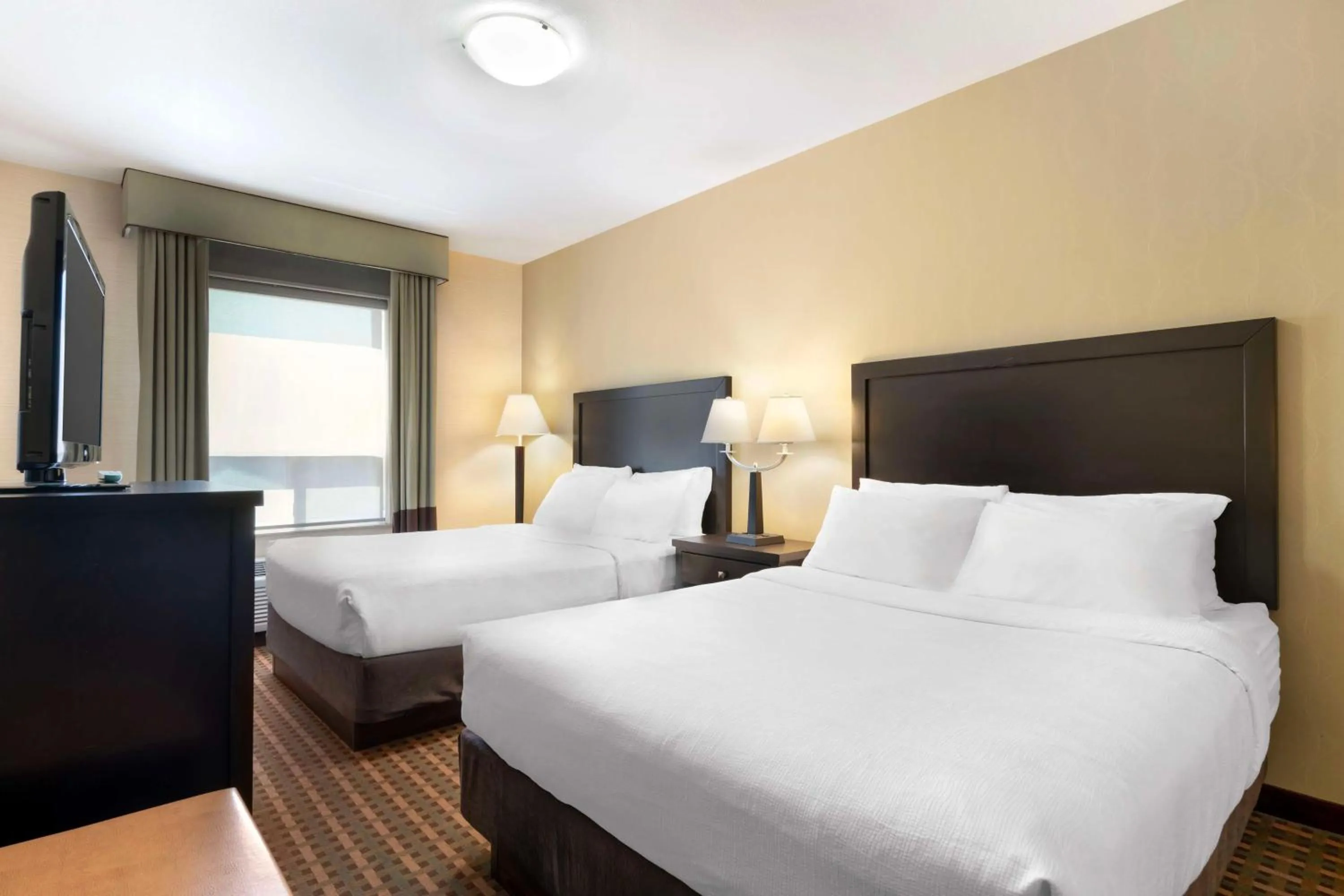 Bedroom, Bed in Best Western Pacific Inn