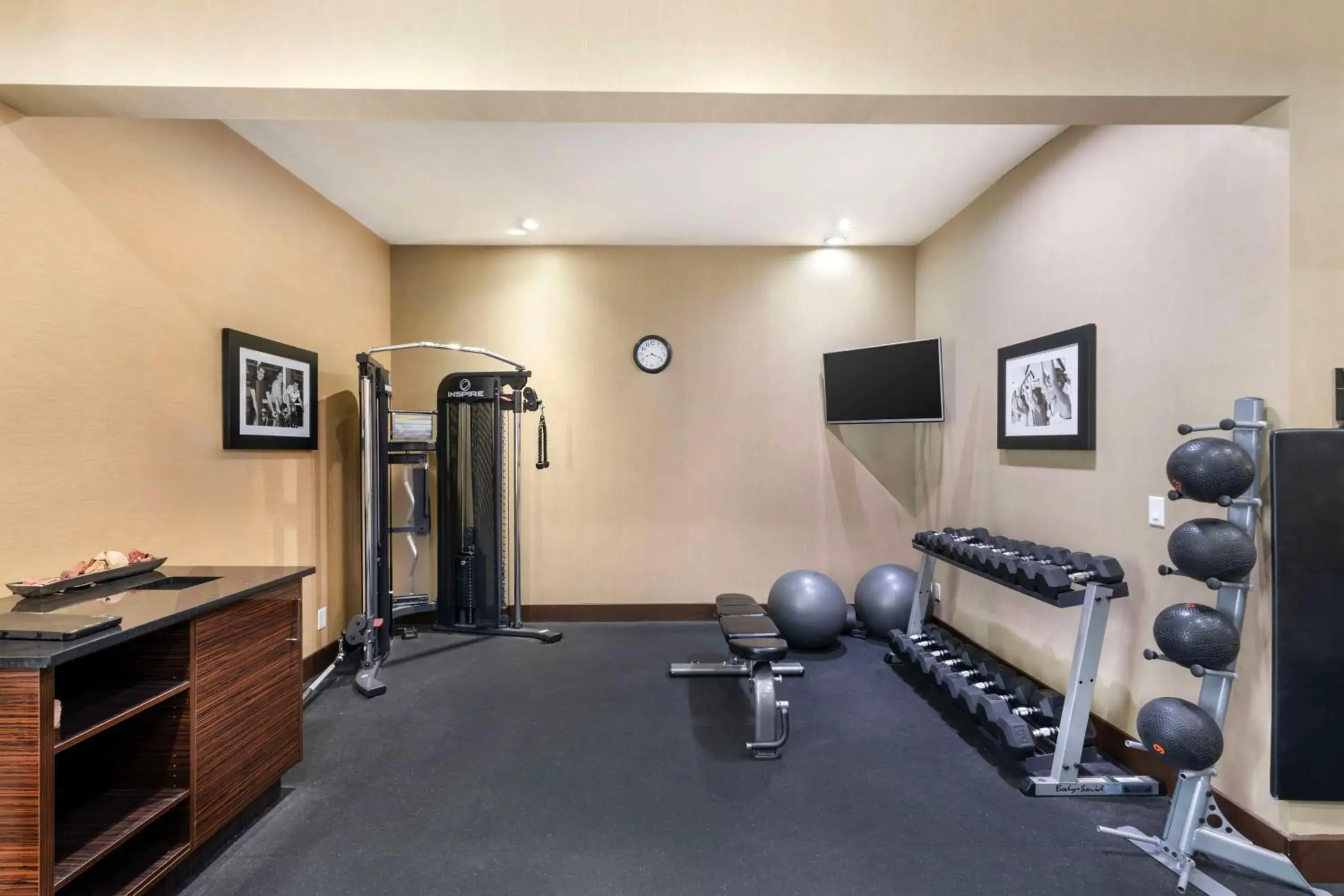 Fitness centre/facilities in Best Western Pacific Inn Fitness centre/facilities in Best Western Pacific Inn