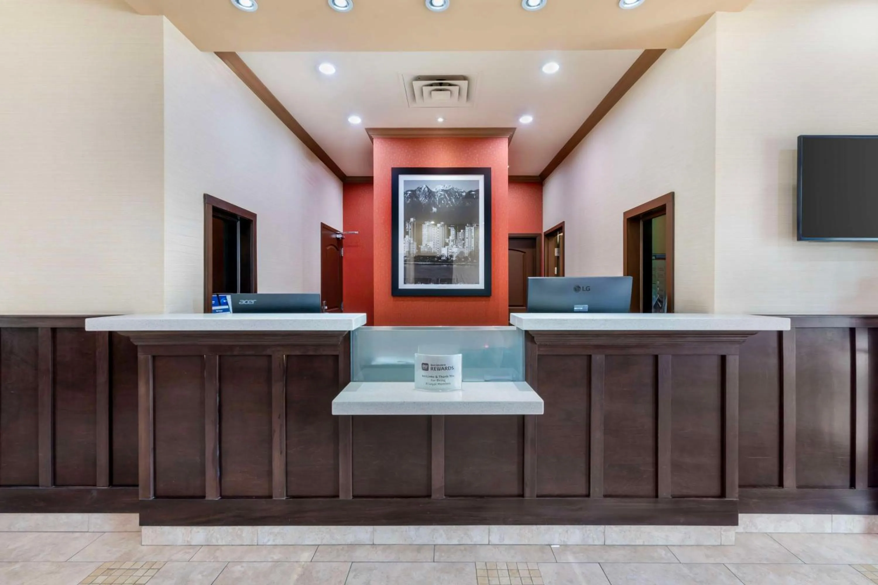 Lobby or reception in Best Western Pacific Inn