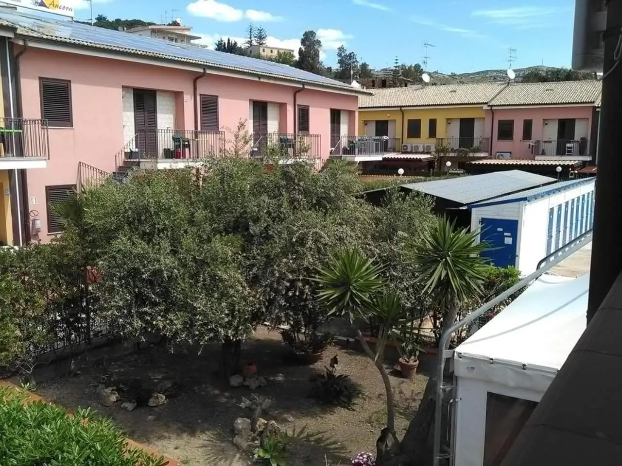 Property building in Andrea Case Vacanze L'Ancora