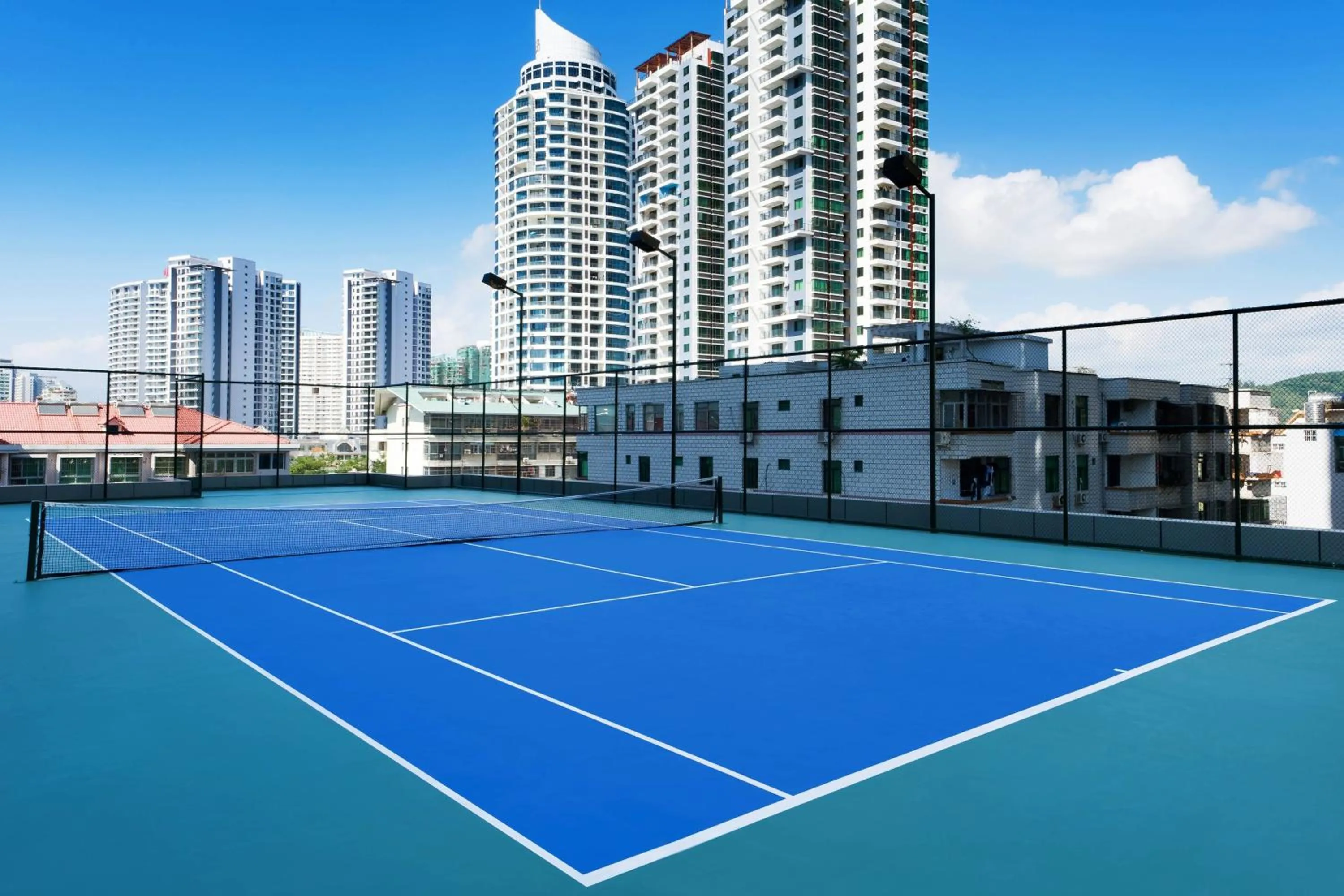 Tennis court in Four Points by Sheraton Hainan, Sanya