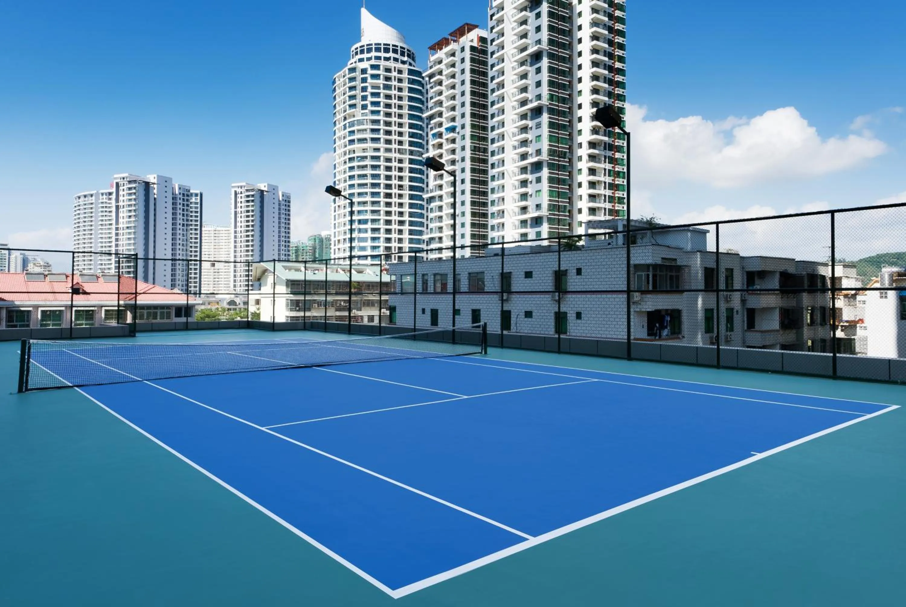 Tennis court in Four Points by Sheraton Hainan, Sanya