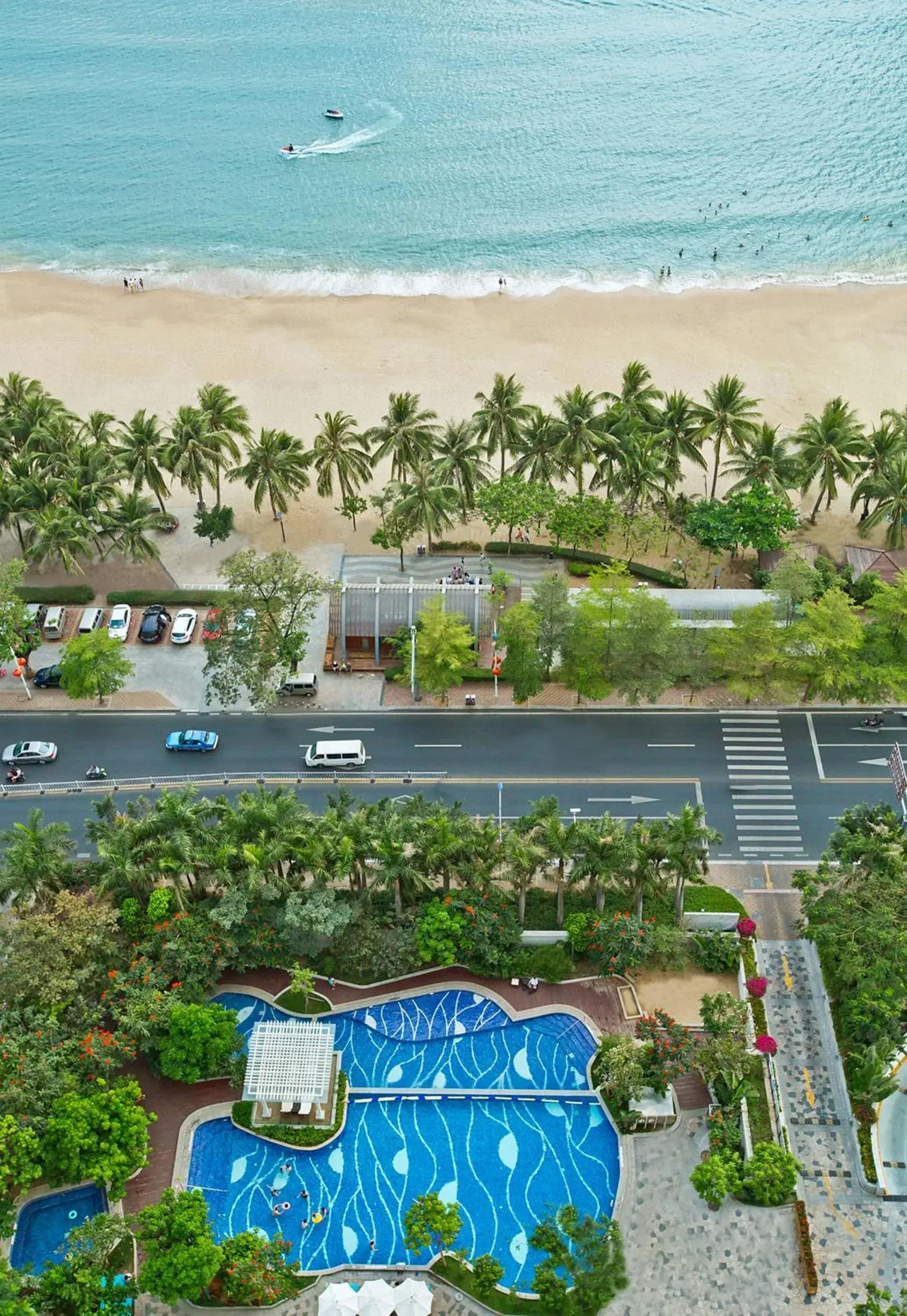 Swimming pool in Four Points by Sheraton Hainan, Sanya Swimming pool in Four Points by Sheraton Hainan, Sanya