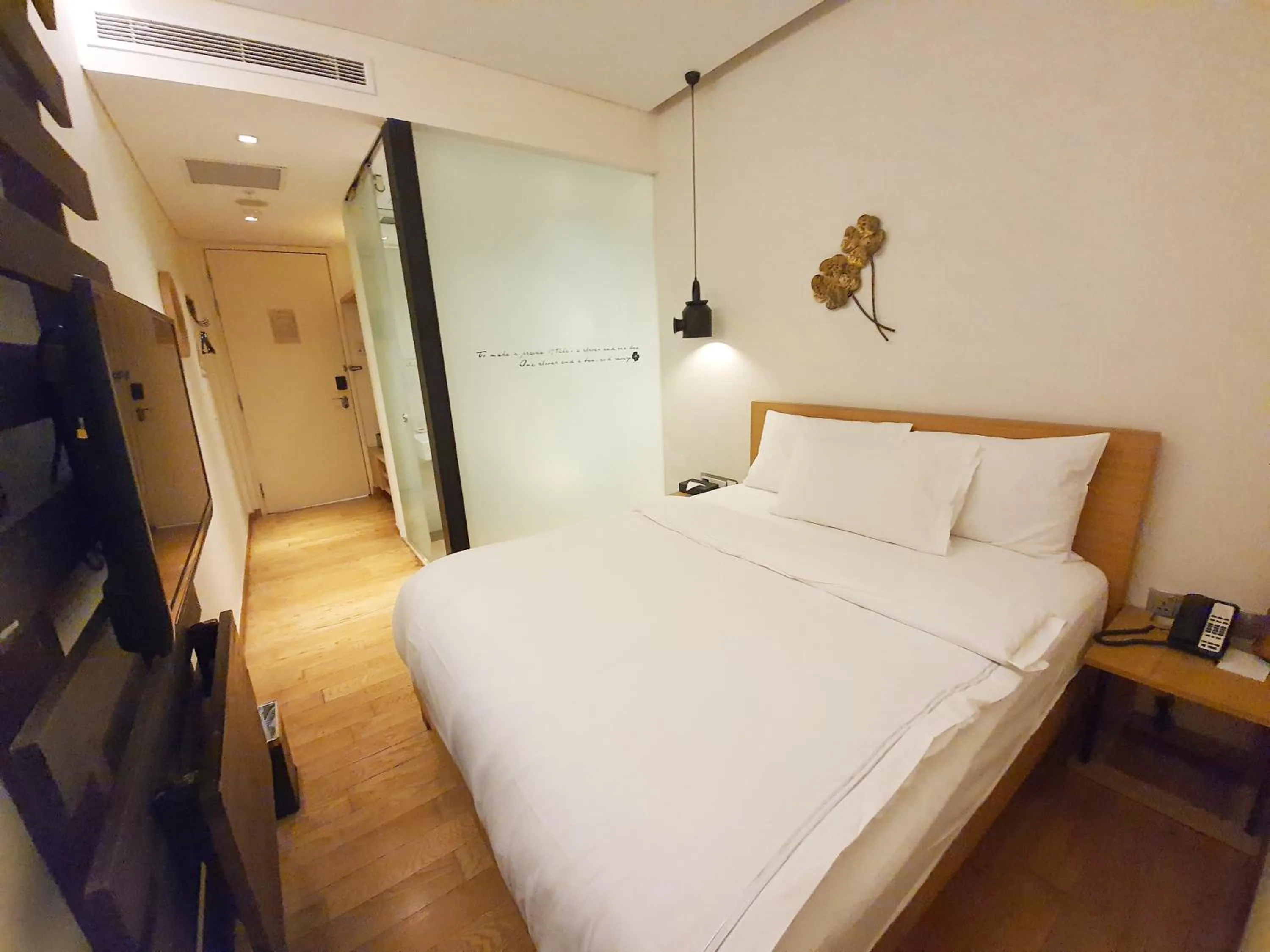 Bed in Hotel Clover 769 North Bridge Road