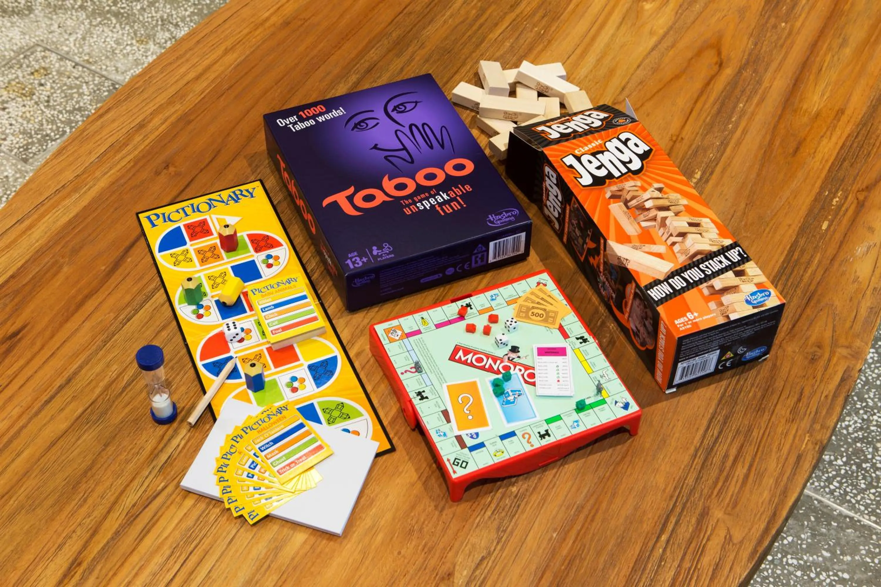 Entertainment in Hotel Clover 769 North Bridge Road