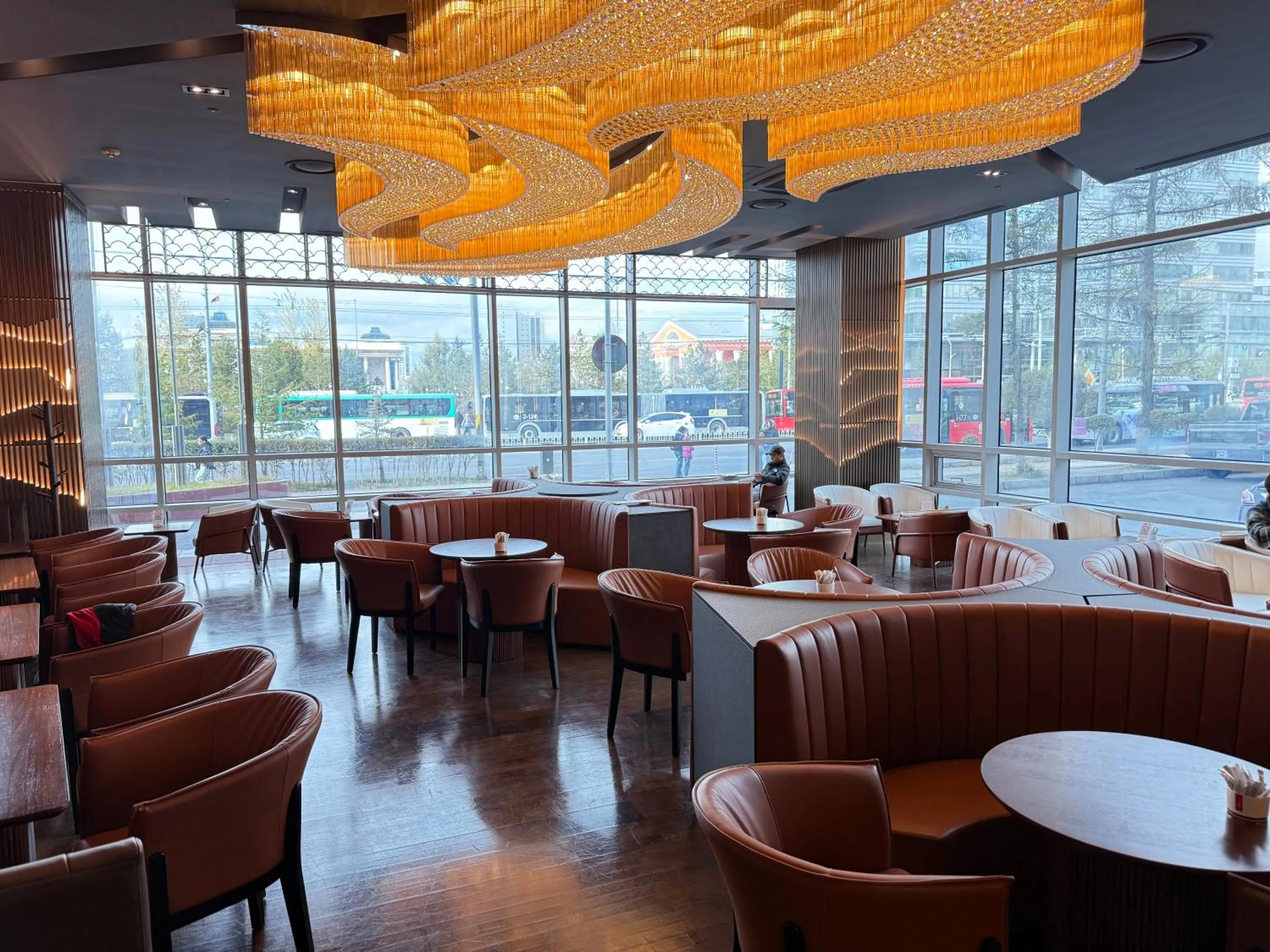 Restaurant/places to eat in The Blue Sky Hotel and Tower