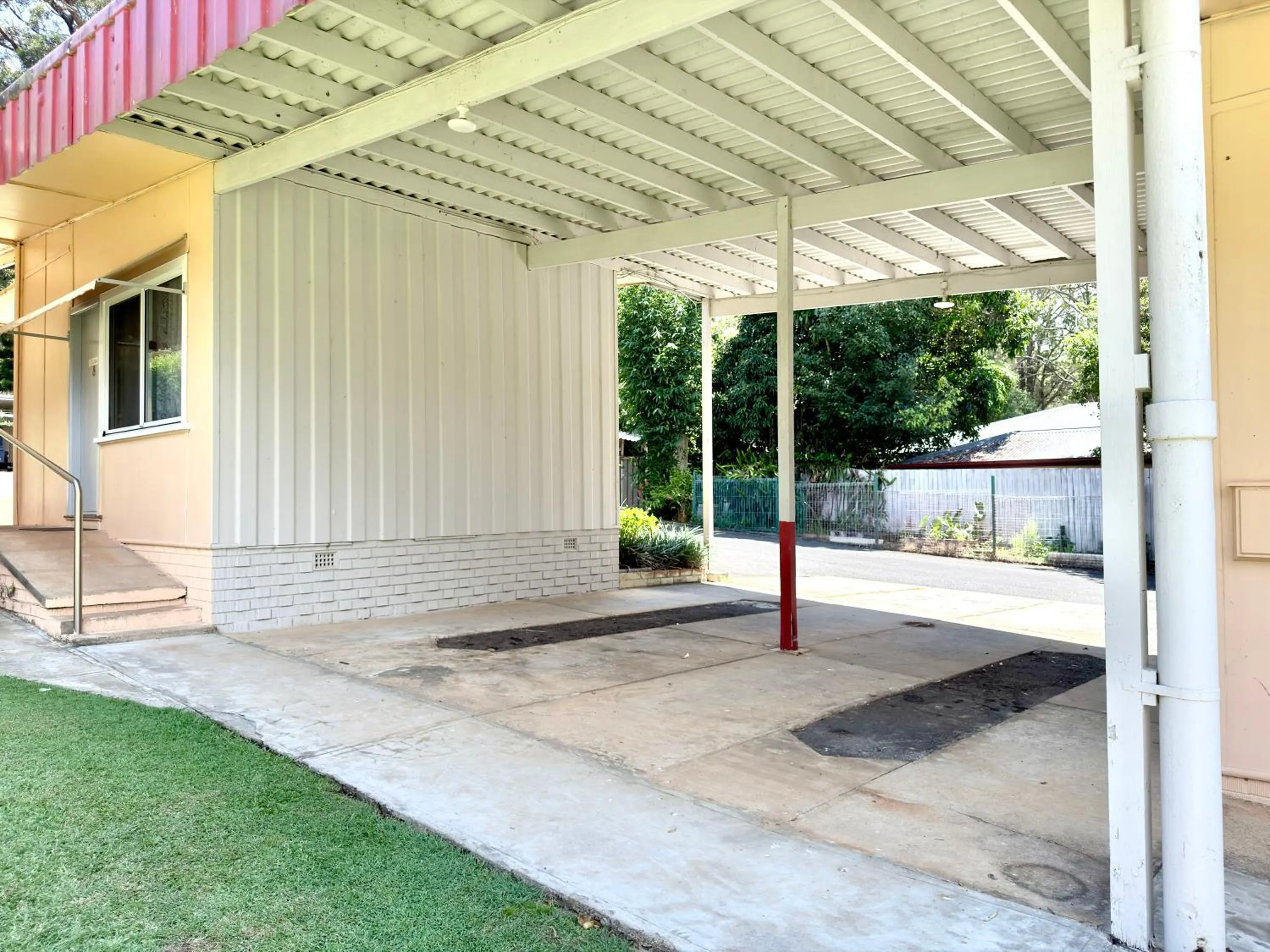 Property building in Major Innes Motel