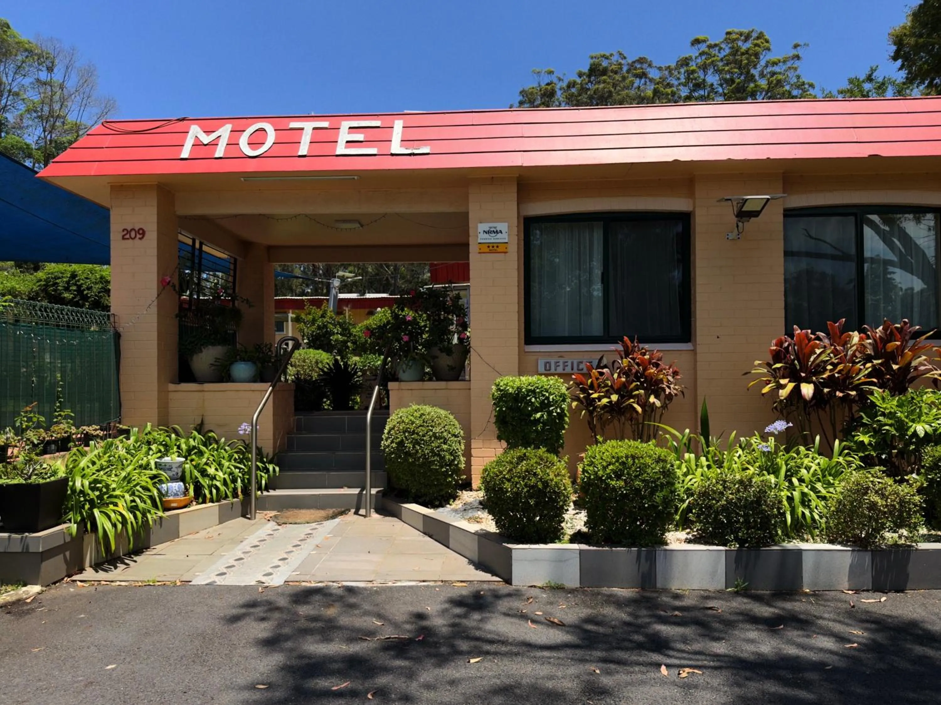 Property building in Major Innes Motel