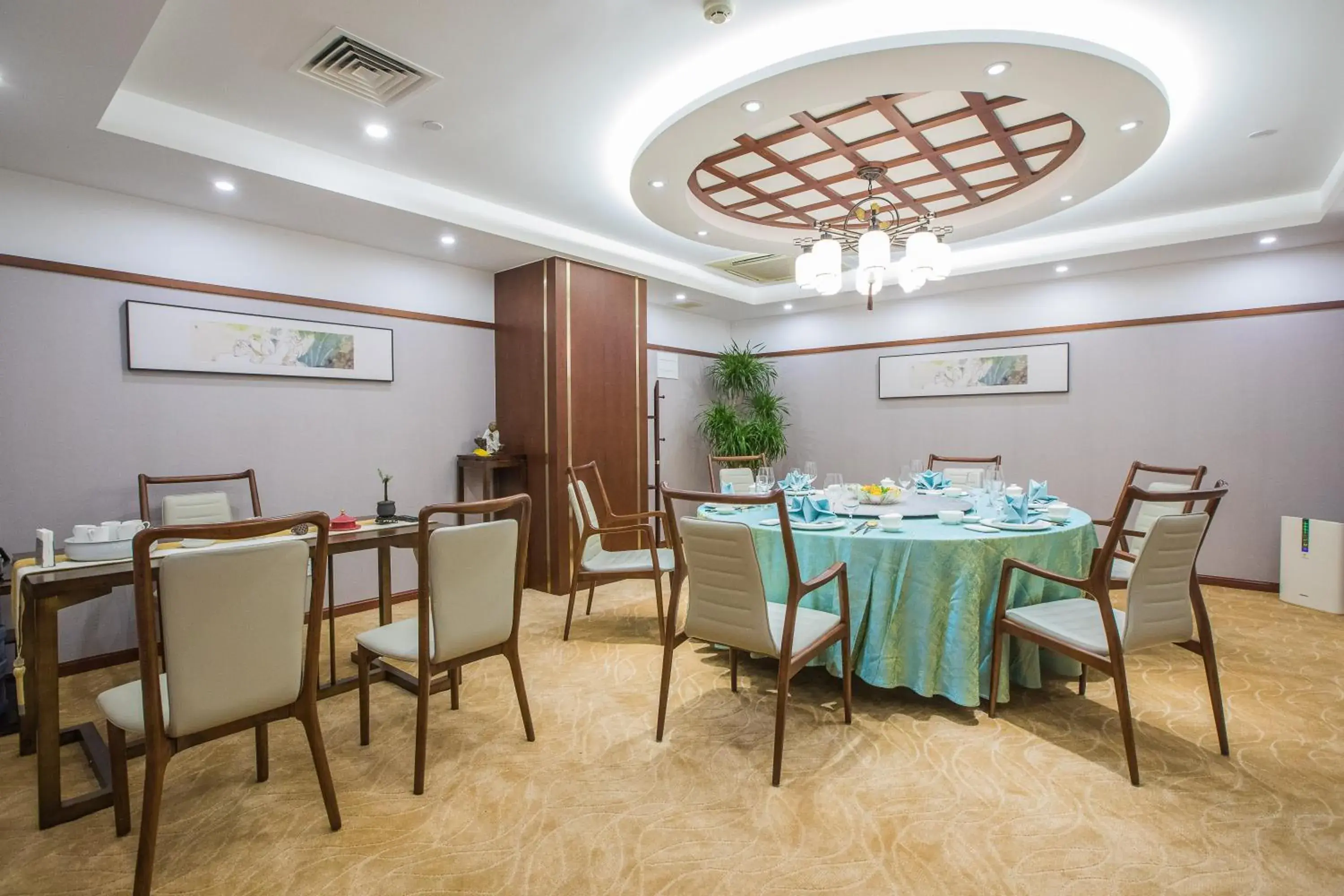 Restaurant/places to eat in Mason Hotel Restaurant/places to eat in Mason Hotel