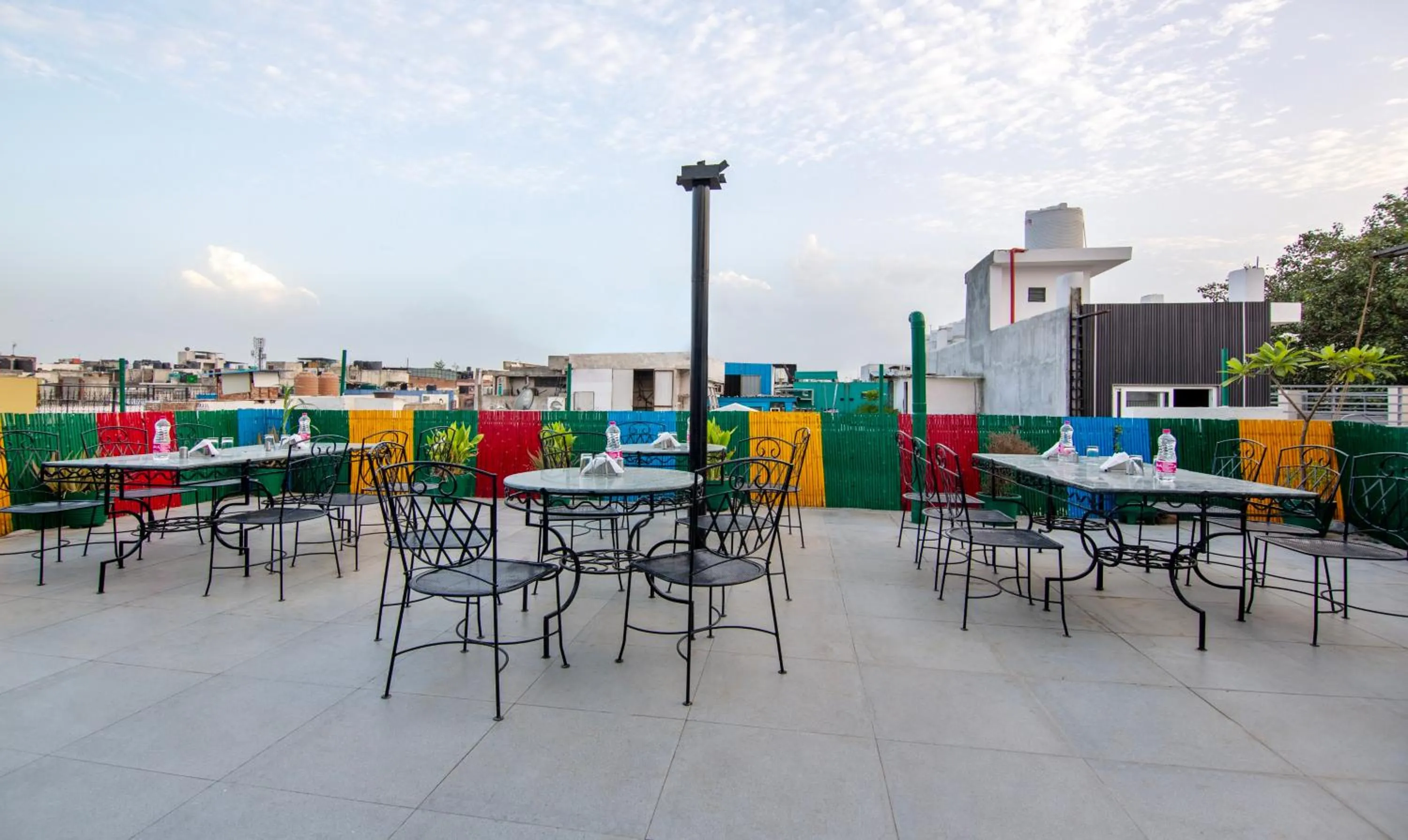 Restaurant/places to eat in Treebo Paras International