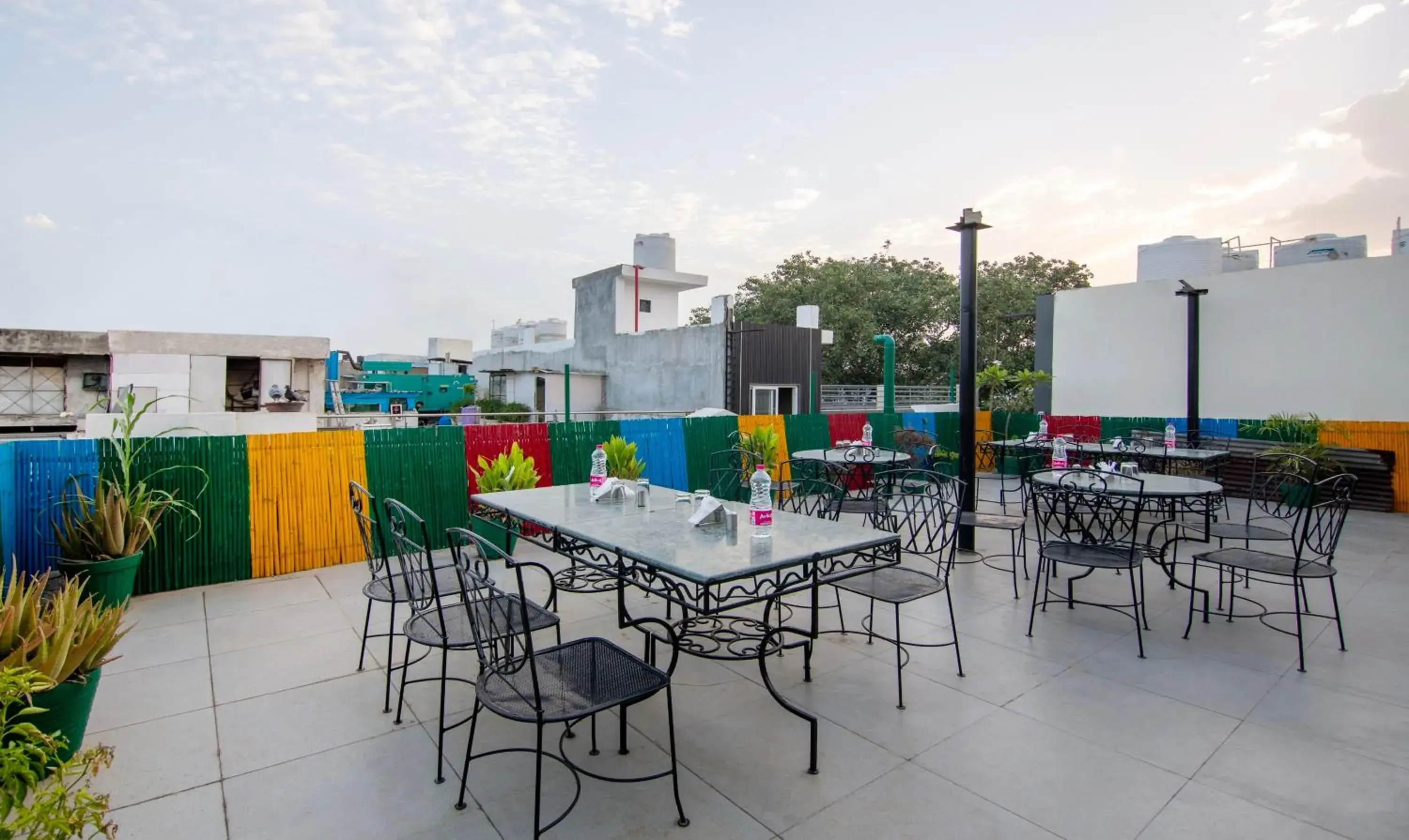 Restaurant/places to eat in Treebo Paras International Restaurant/places to eat in Treebo Paras International