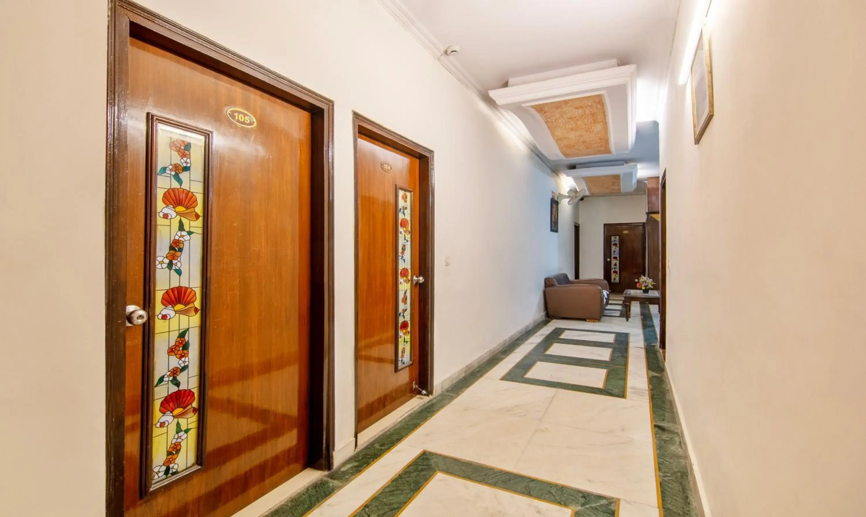 Lobby or reception in Treebo Paras International Lobby or reception in Treebo Paras International