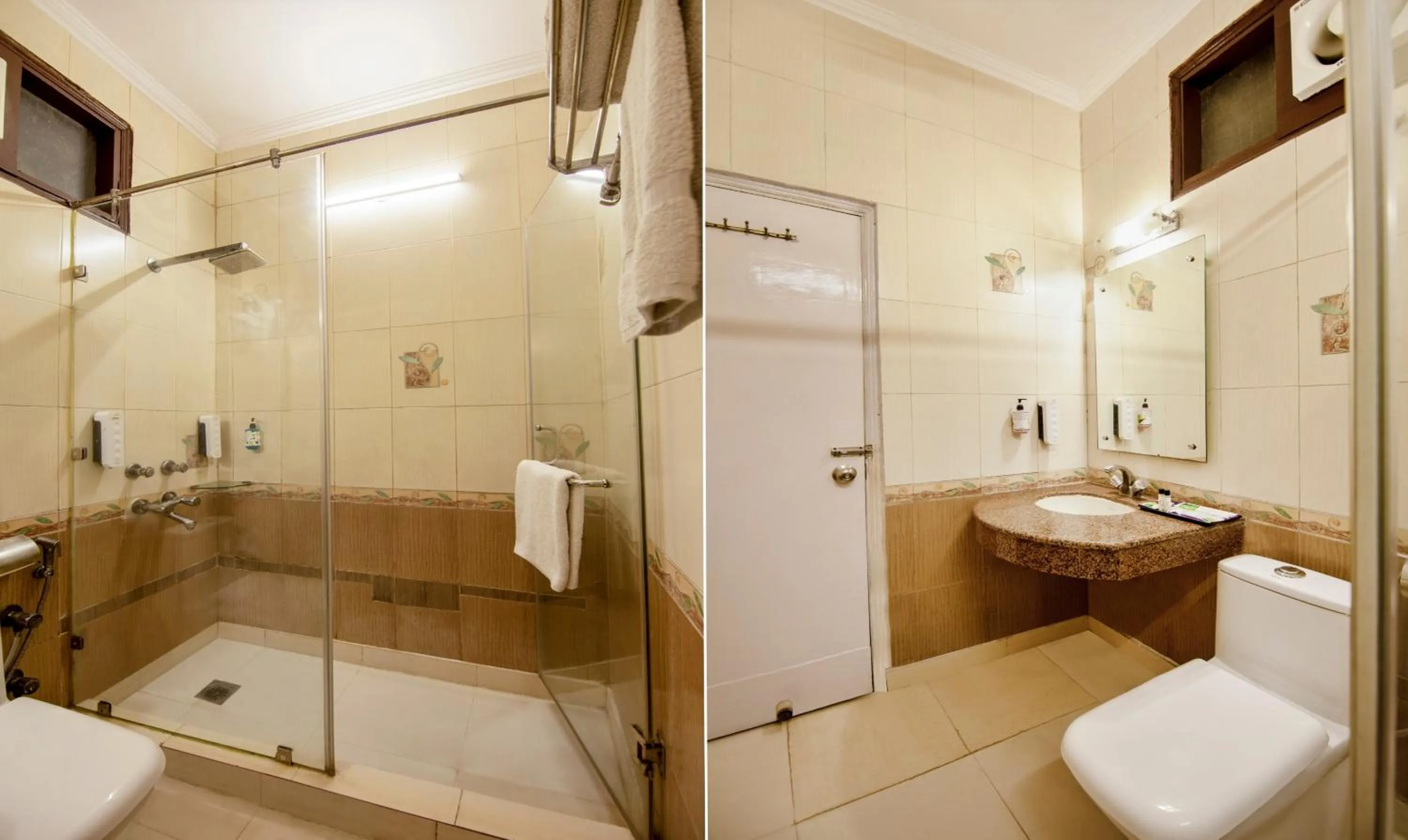 Bathroom in Treebo Paras International