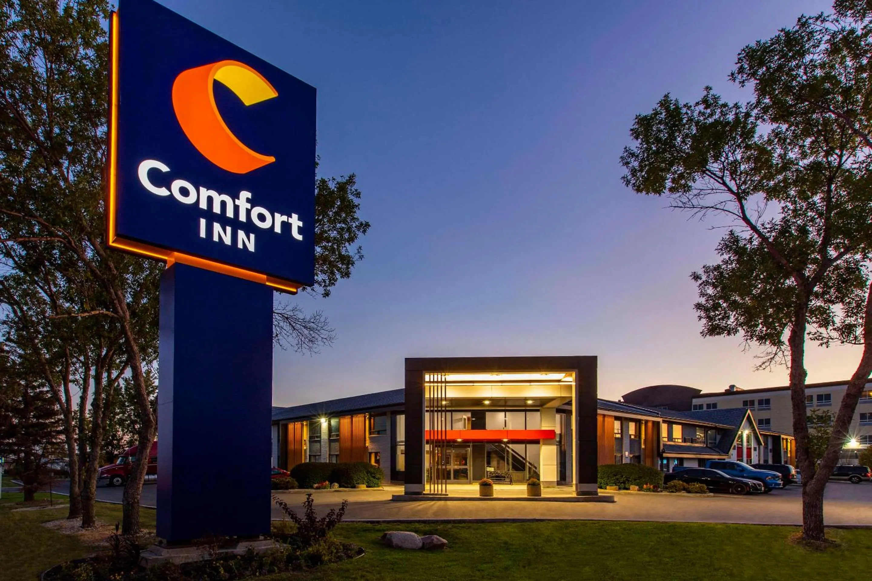 Property building in Comfort Inn South